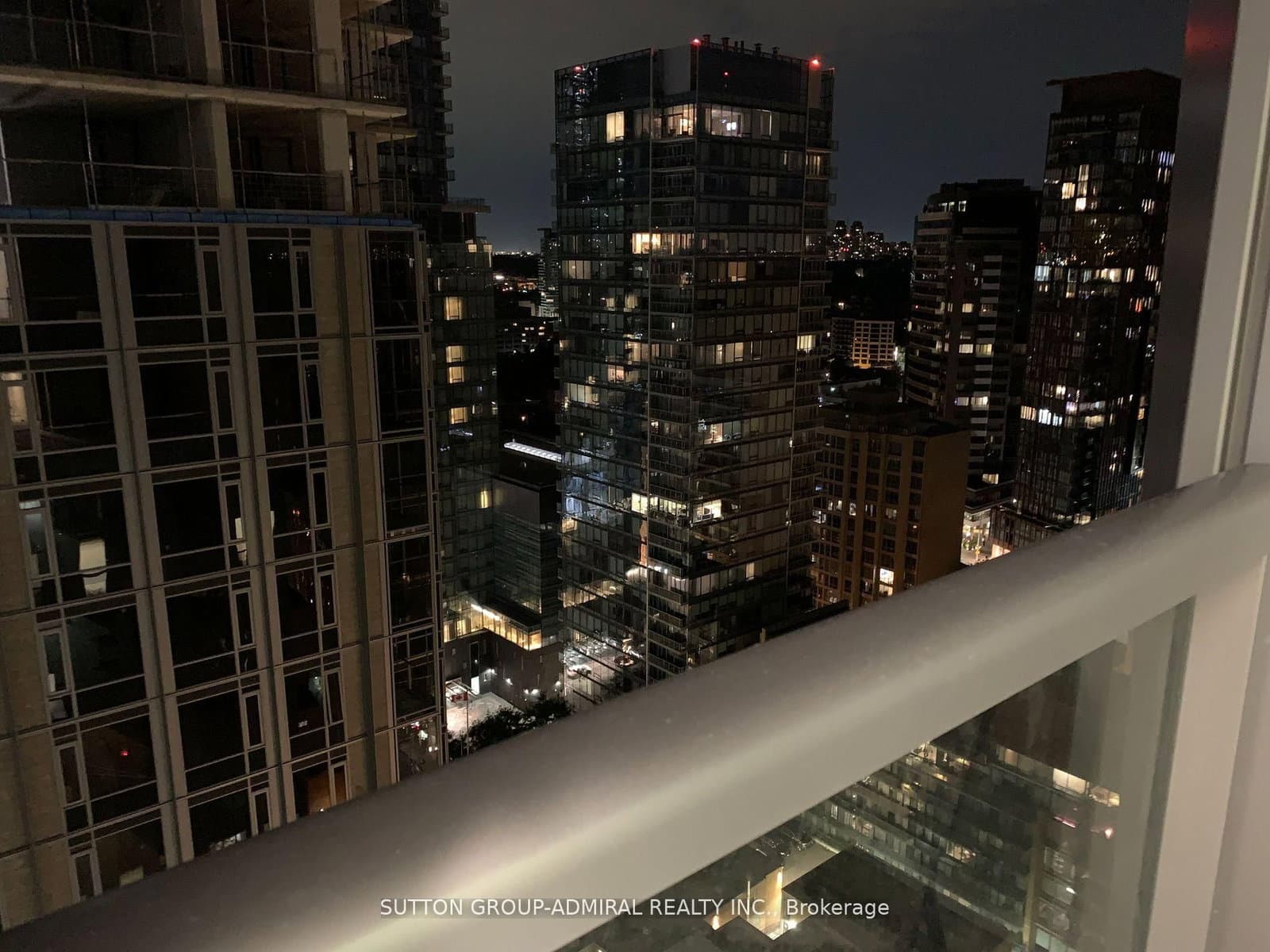 1 Yorkville Avenue, Unit 2203 thumbnail 17