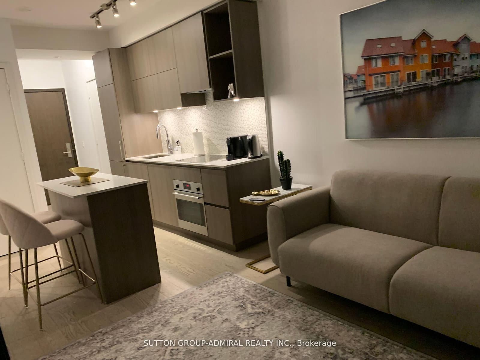 1 Yorkville Avenue, Unit 2203 thumbnail 2