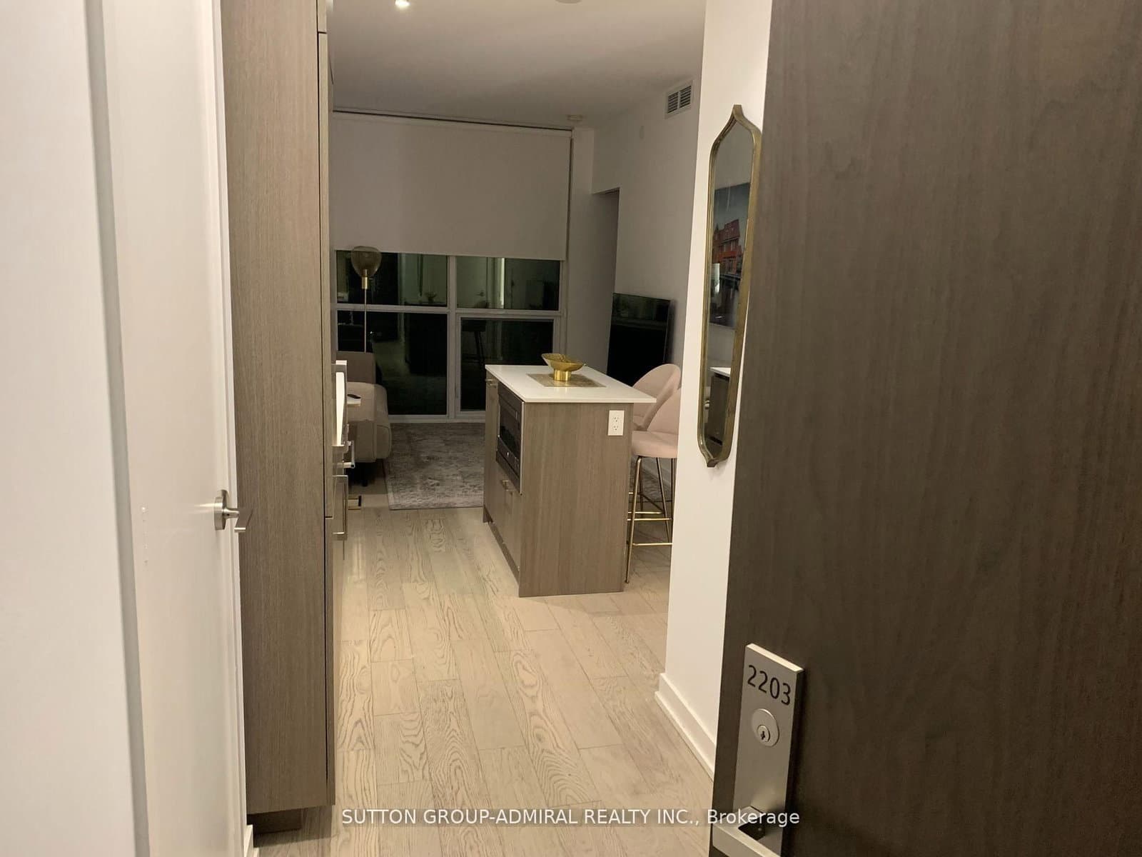1 Yorkville Avenue, Unit 2203 thumbnail 9