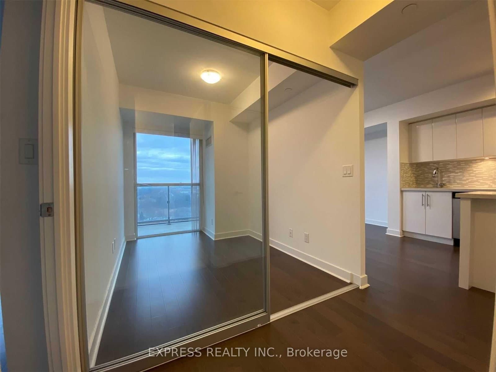 58 Orchard View Boulevard, Unit 1601 thumbnail 10
