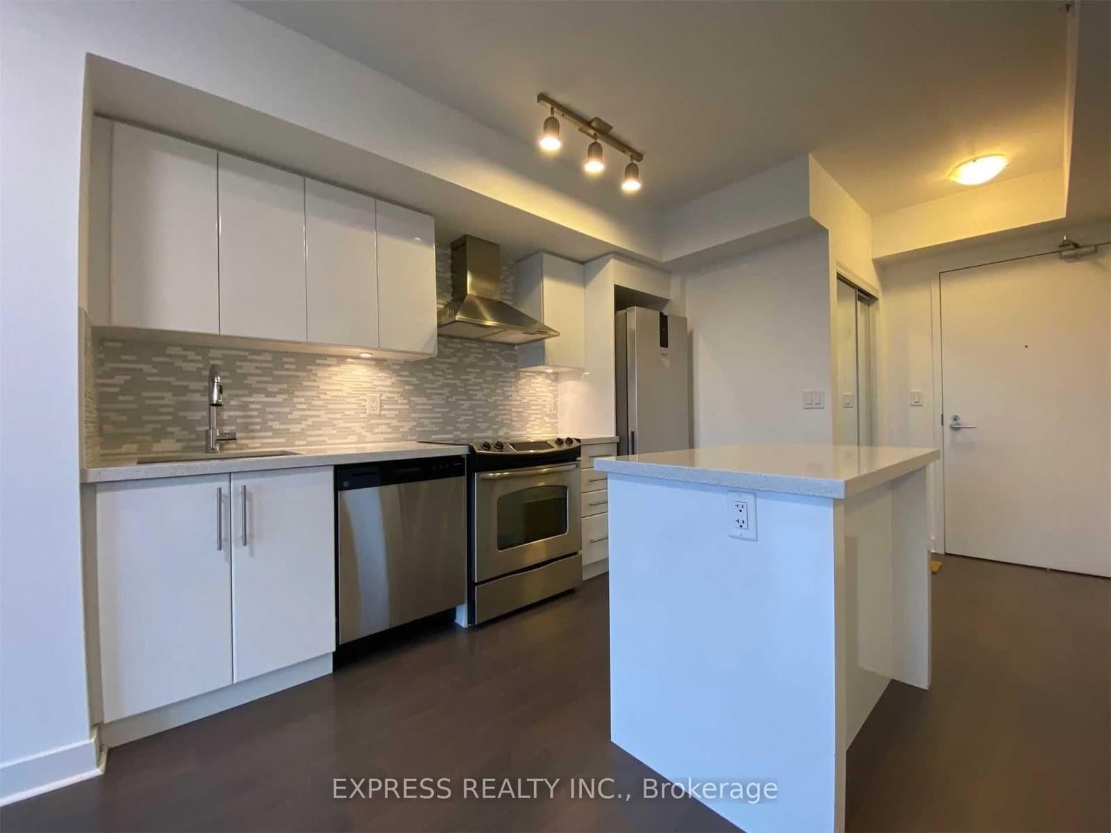 58 Orchard View Boulevard, Unit 1601 thumbnail 2