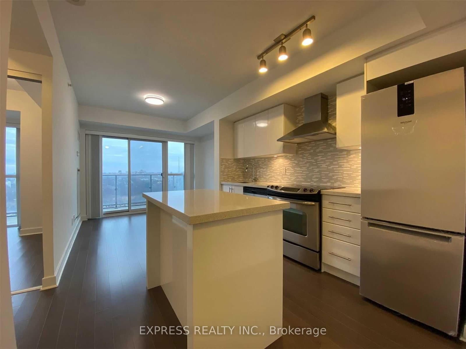 58 Orchard View Boulevard, Unit 1601 thumbnail 3