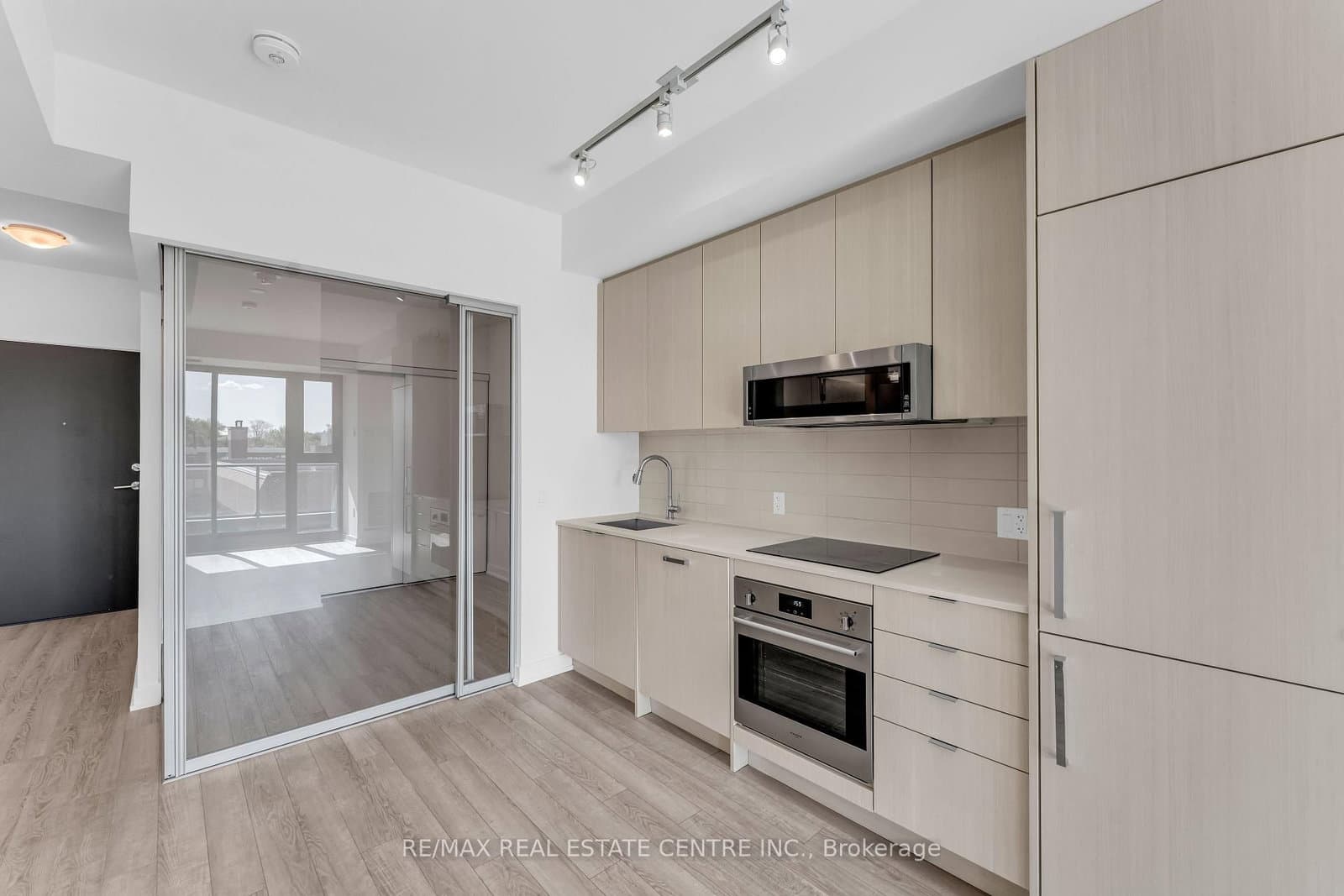 250 Lawrence Avenue W, Unit 422 thumbnail 10