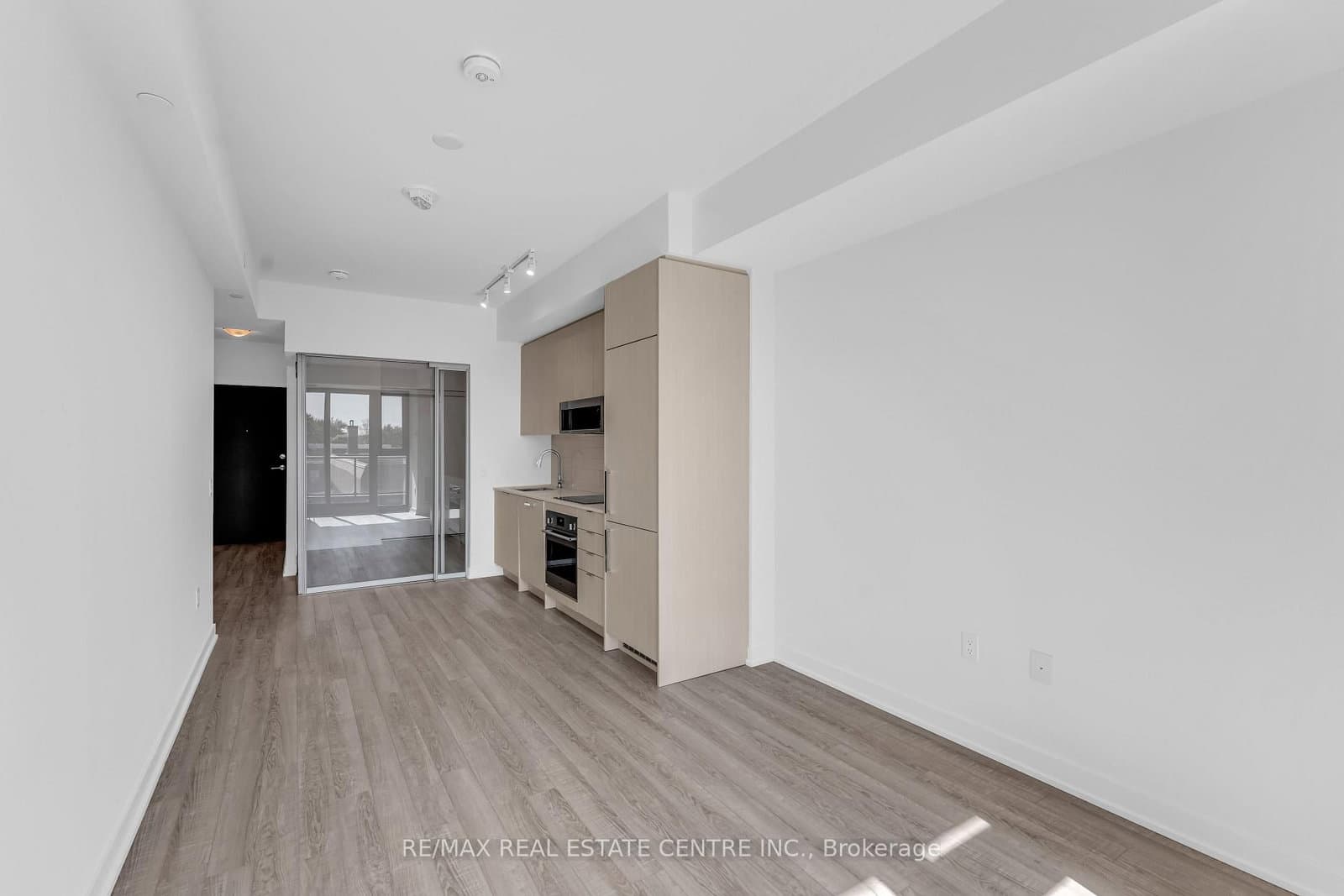 250 Lawrence Avenue W, Unit 422 thumbnail 13