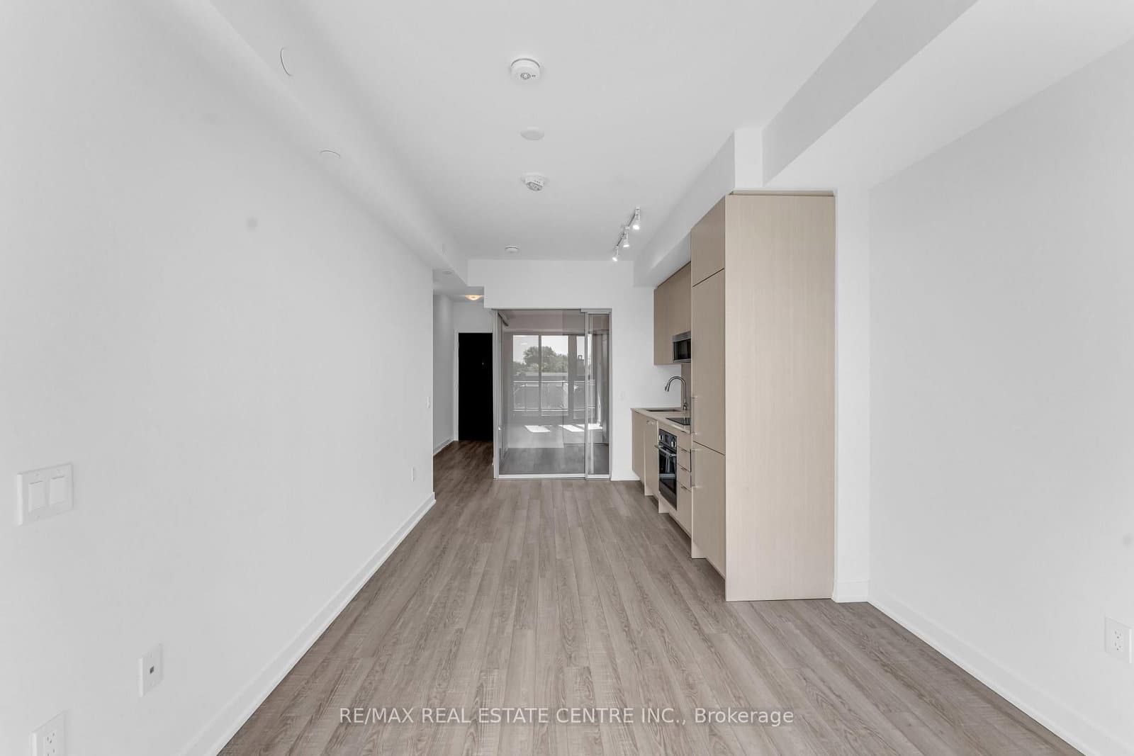 250 Lawrence Avenue W, Unit 422 thumbnail 14