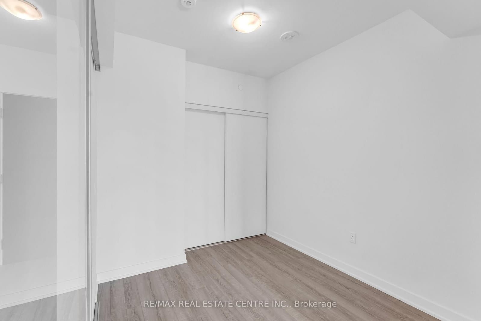 250 Lawrence Avenue W, Unit 422 thumbnail 15