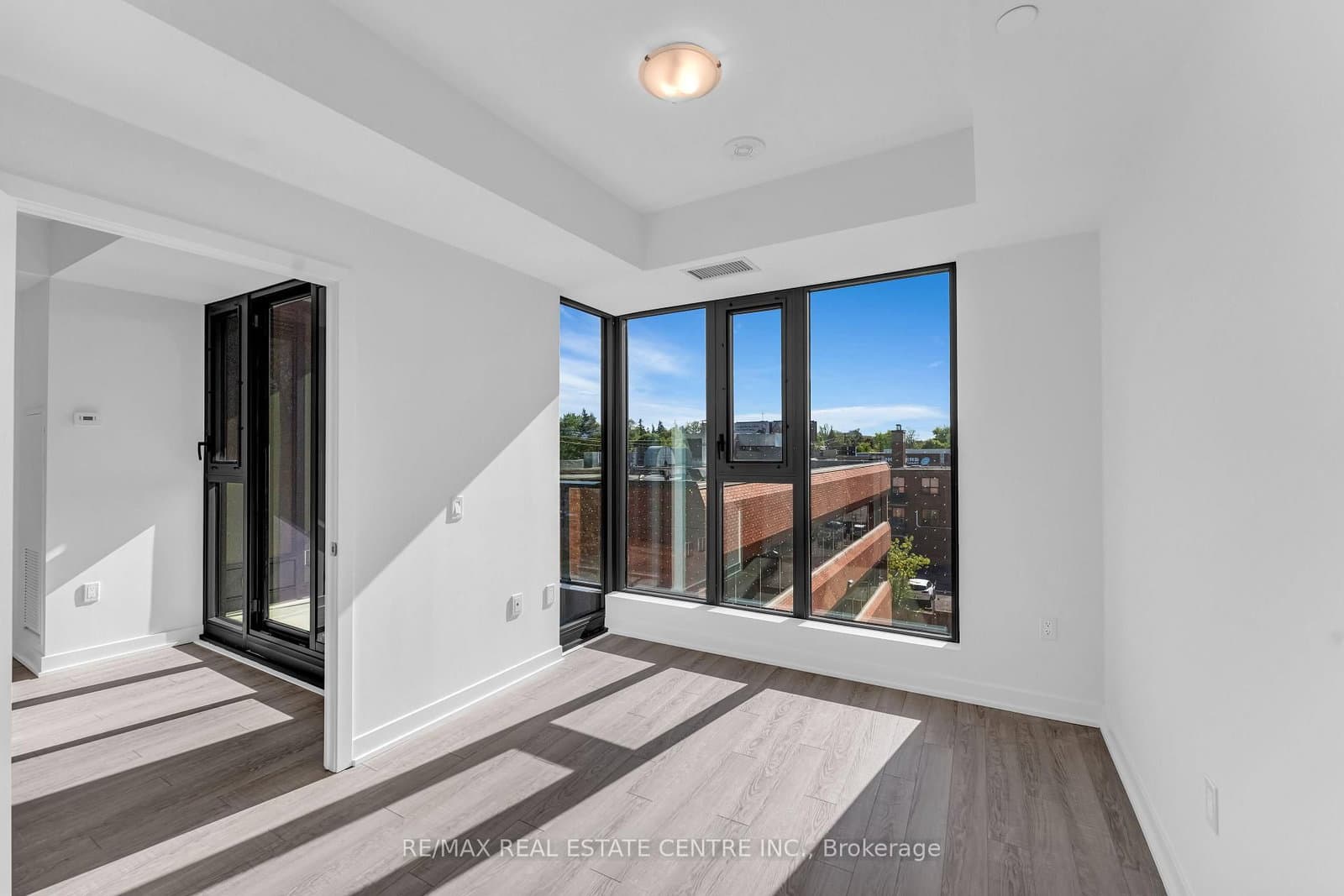 250 Lawrence Avenue W, Unit 422 thumbnail 19
