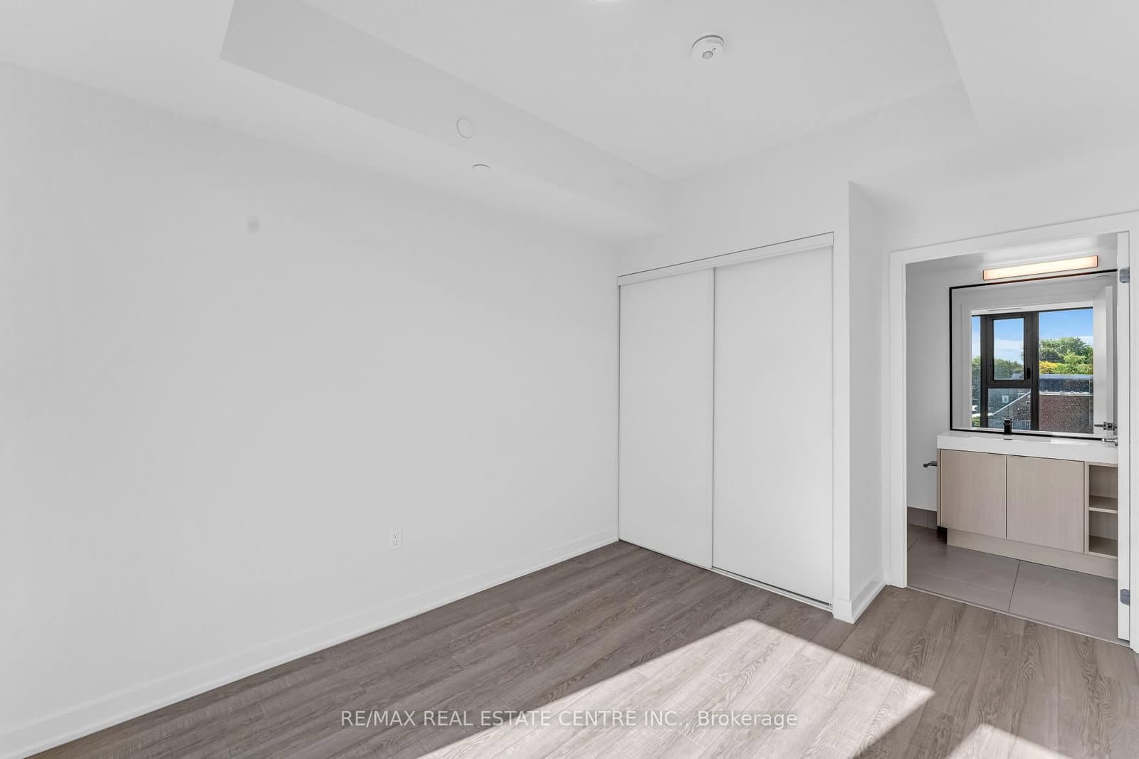 250 Lawrence Avenue W, Unit 422 thumbnail 20