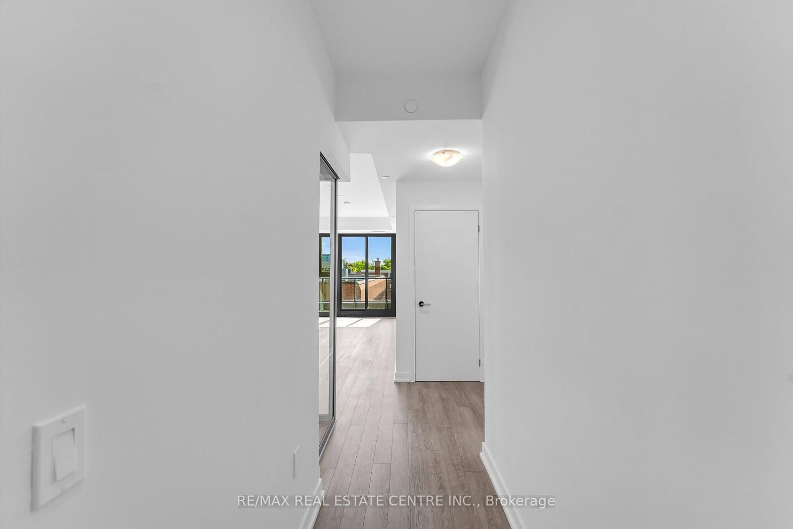 250 Lawrence Avenue W, Unit 422 thumbnail 5