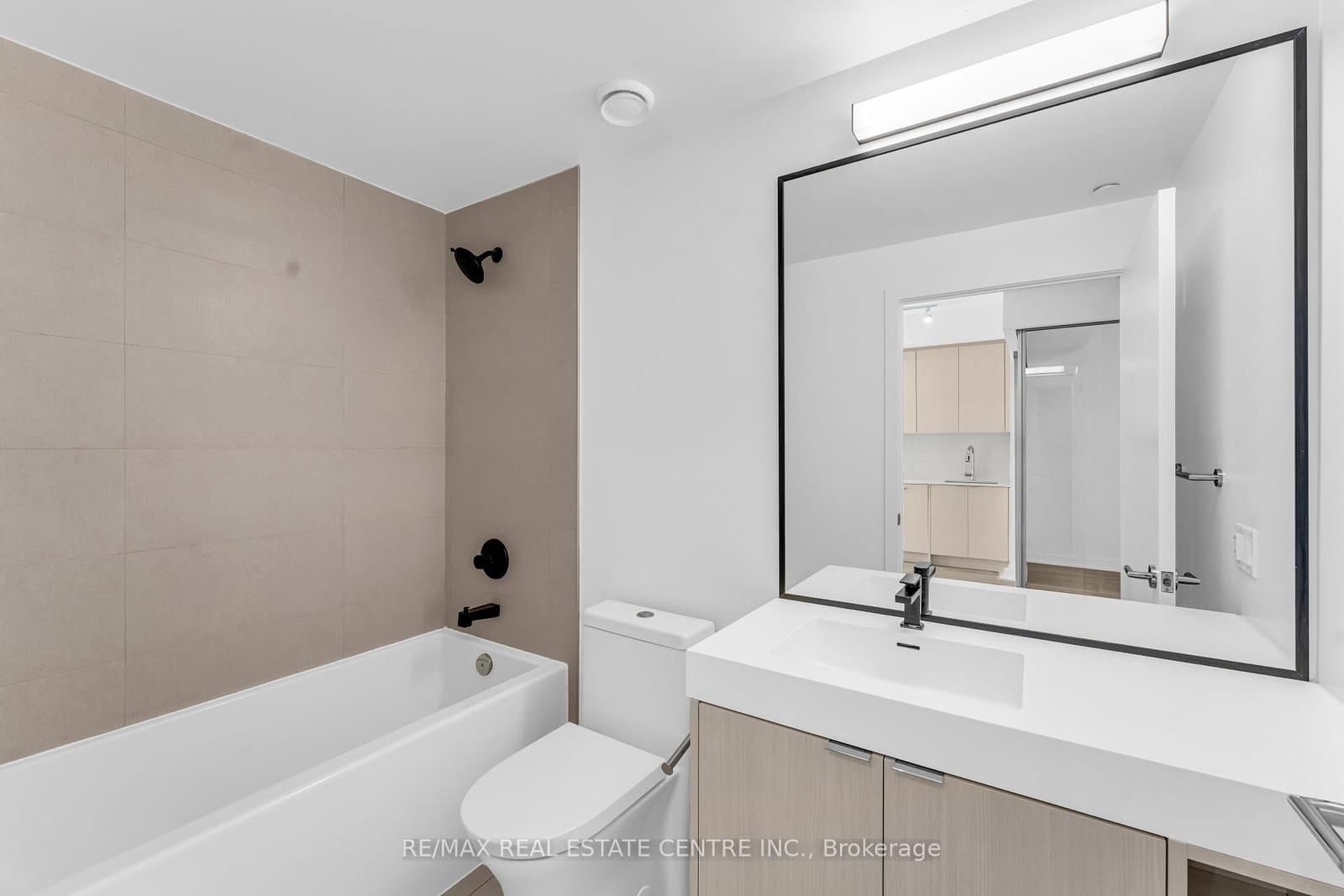 250 Lawrence Avenue W, Unit 422 thumbnail 6