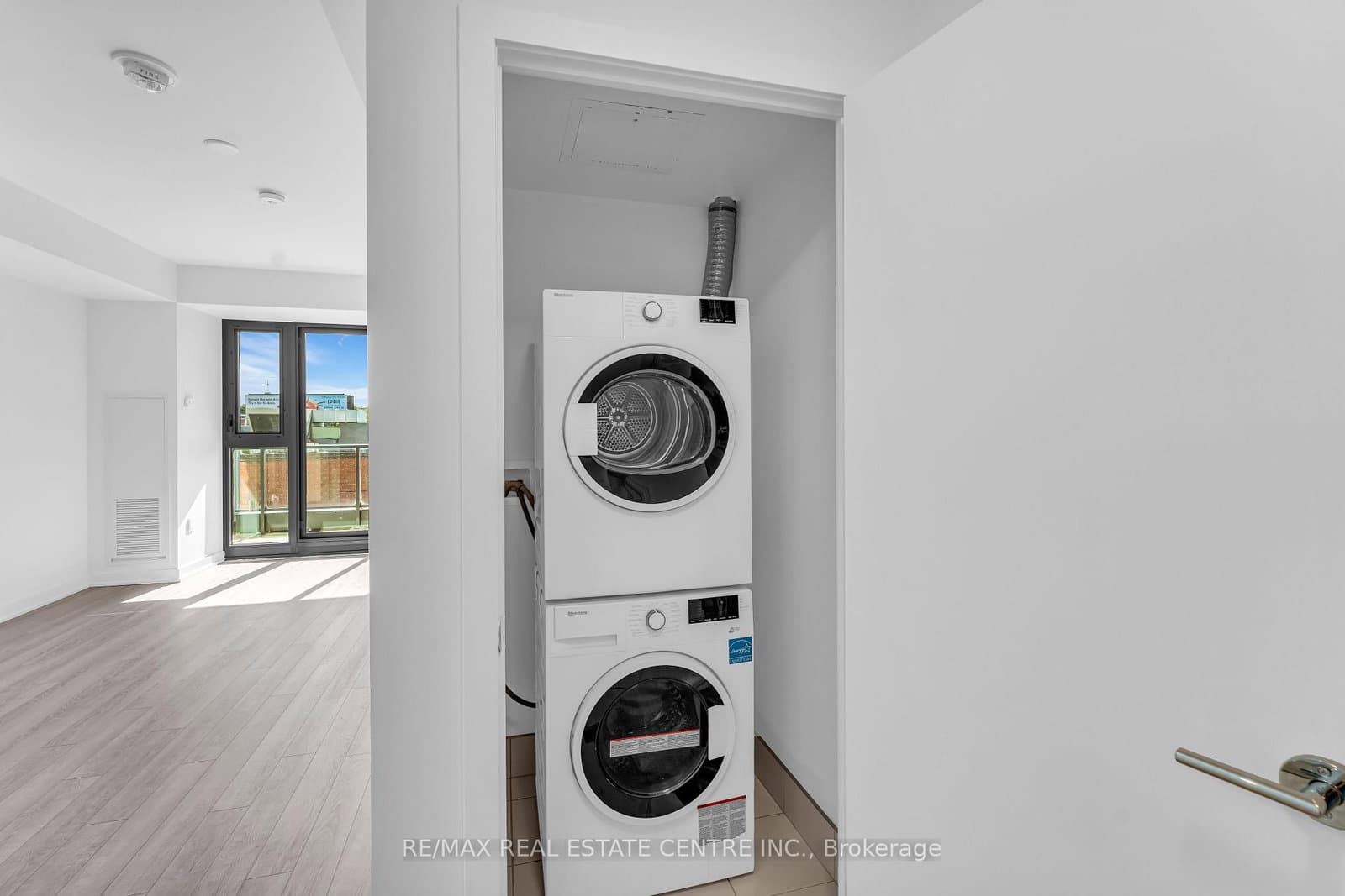250 Lawrence Avenue W, Unit 422 thumbnail 7