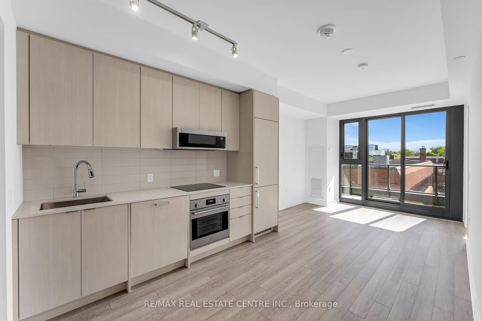 250 Lawrence Avenue W, Unit 422 thumbnail 8