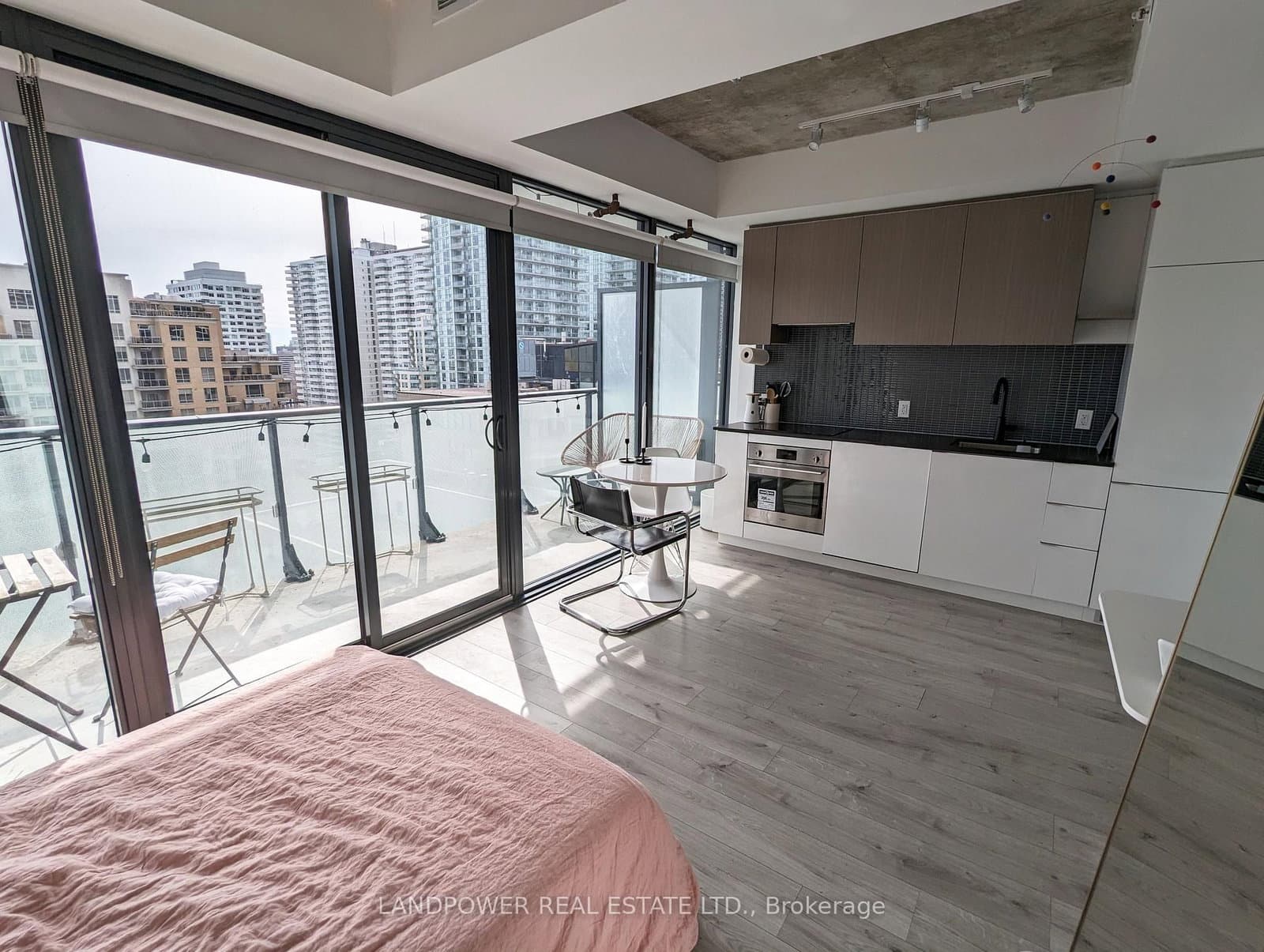 161 Roehampton Avenue, Unit 1611 thumbnail 14