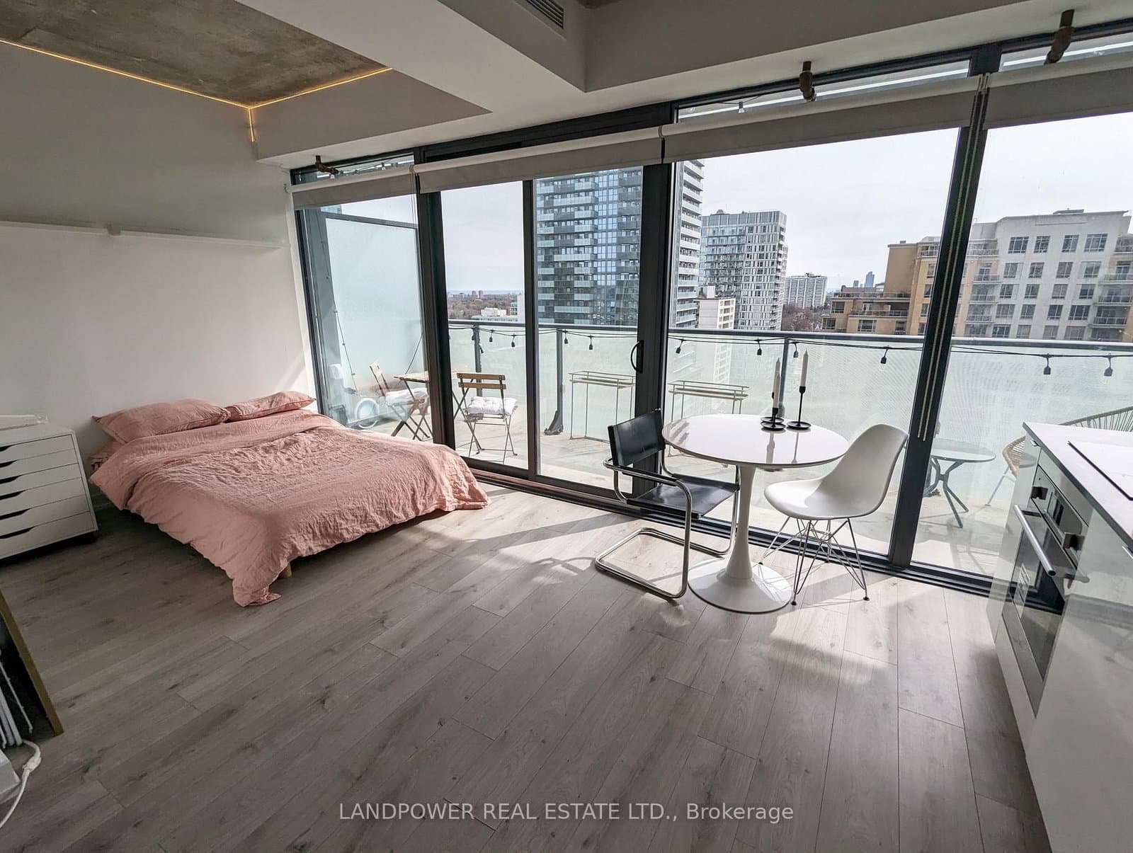 161 Roehampton Avenue, Unit 1611 thumbnail 2