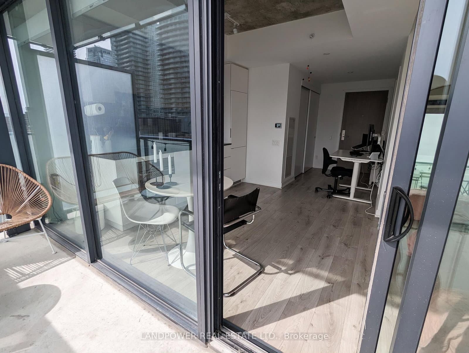 161 Roehampton Avenue, Unit 1611 thumbnail 6