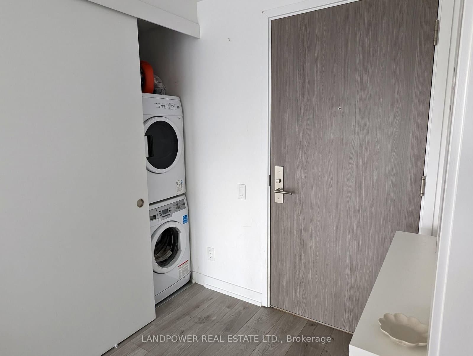 161 Roehampton Avenue, Unit 1611 thumbnail 9