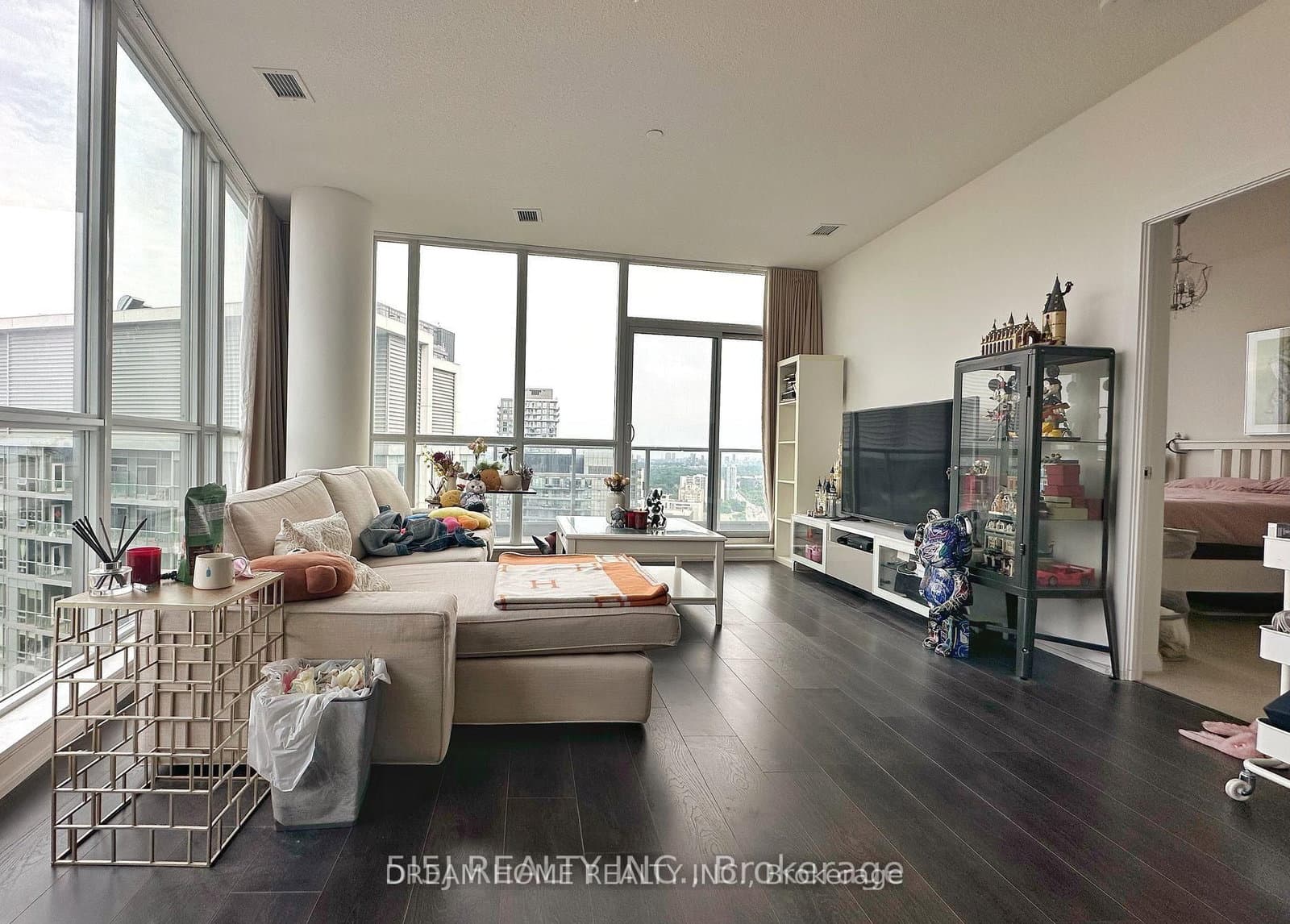 66 Forest Manor Road, Unit 2608 thumbnail 3