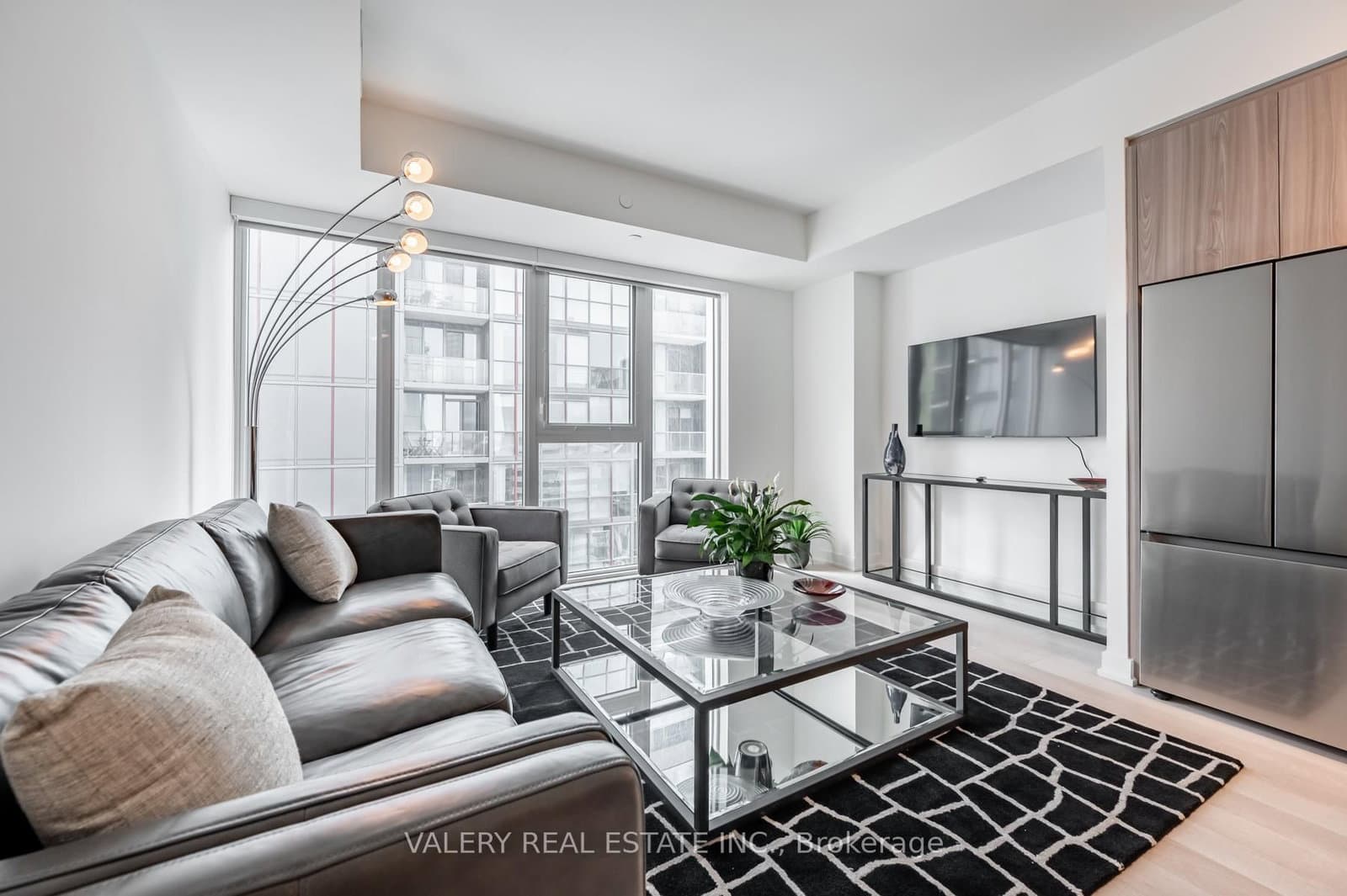 357 King Street W, Unit 3109 thumbnail 4