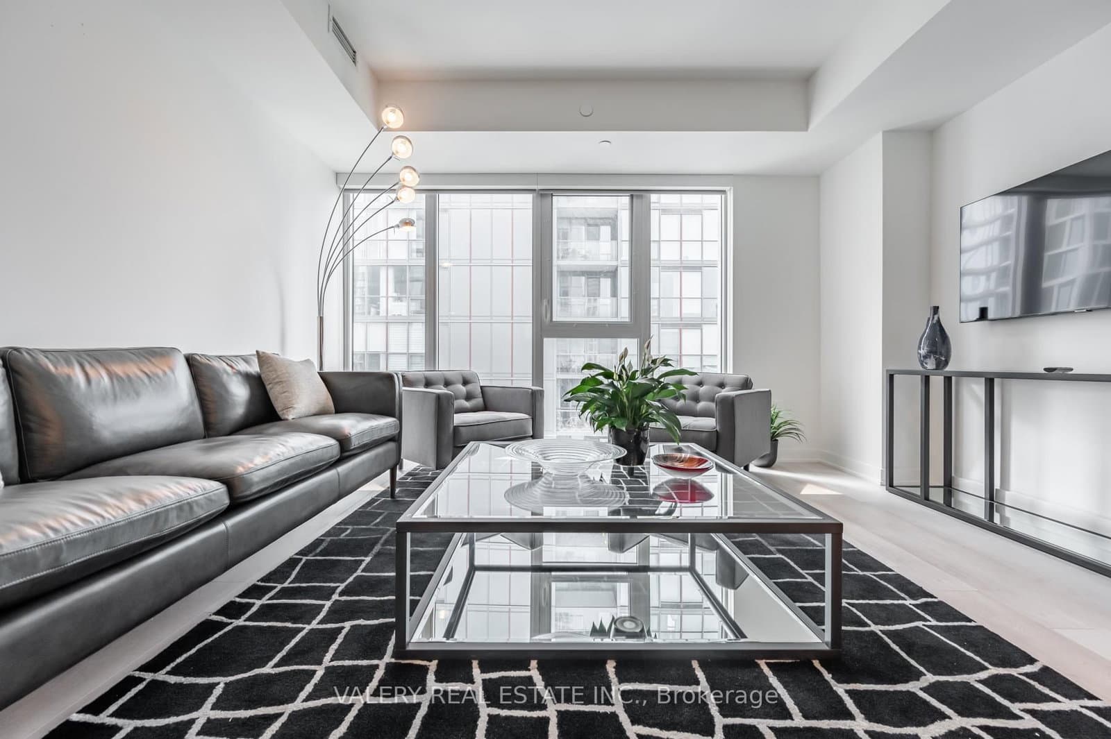 357 King Street W, Unit 3109 thumbnail 5