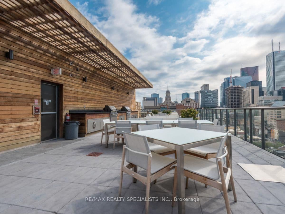 15 Beverley Street, Unit 304 thumbnail 20