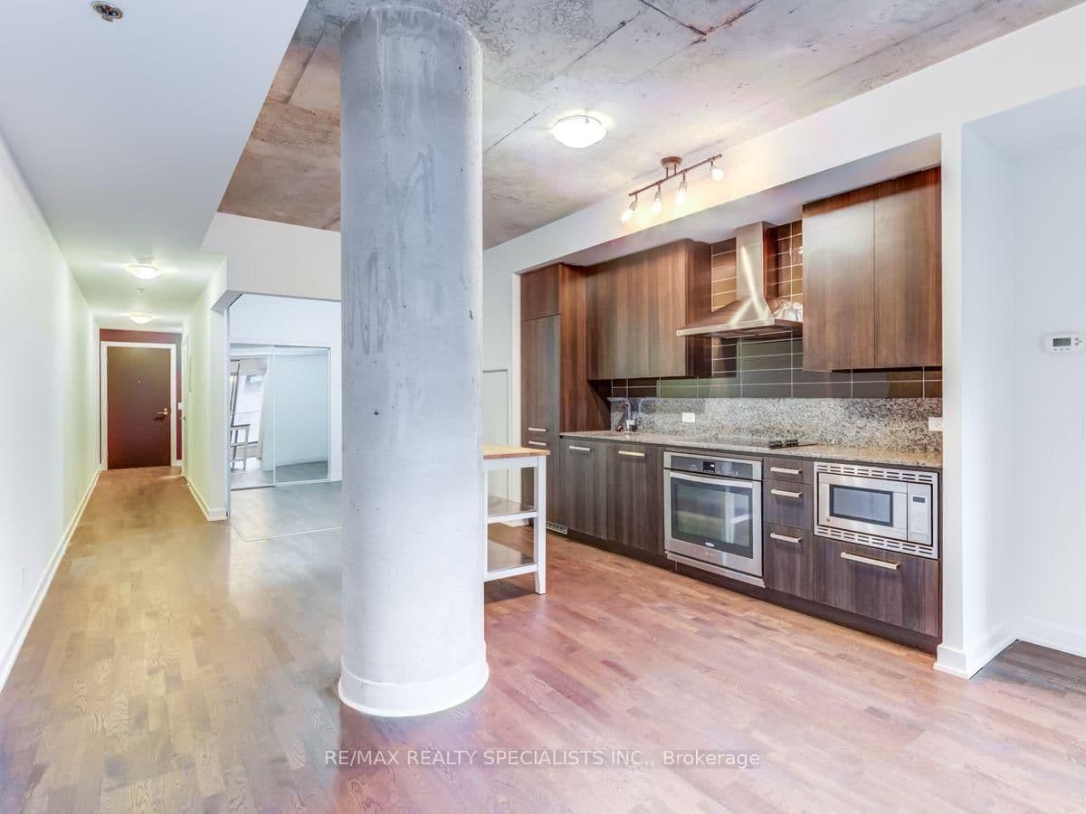 15 Beverley Street, Unit 304 thumbnail 6