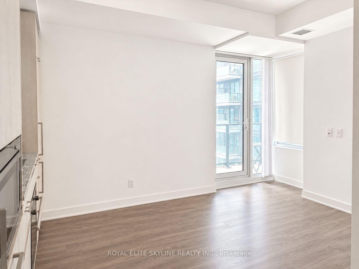 115 Blue Jays Way, Unit 2812 thumbnail 5