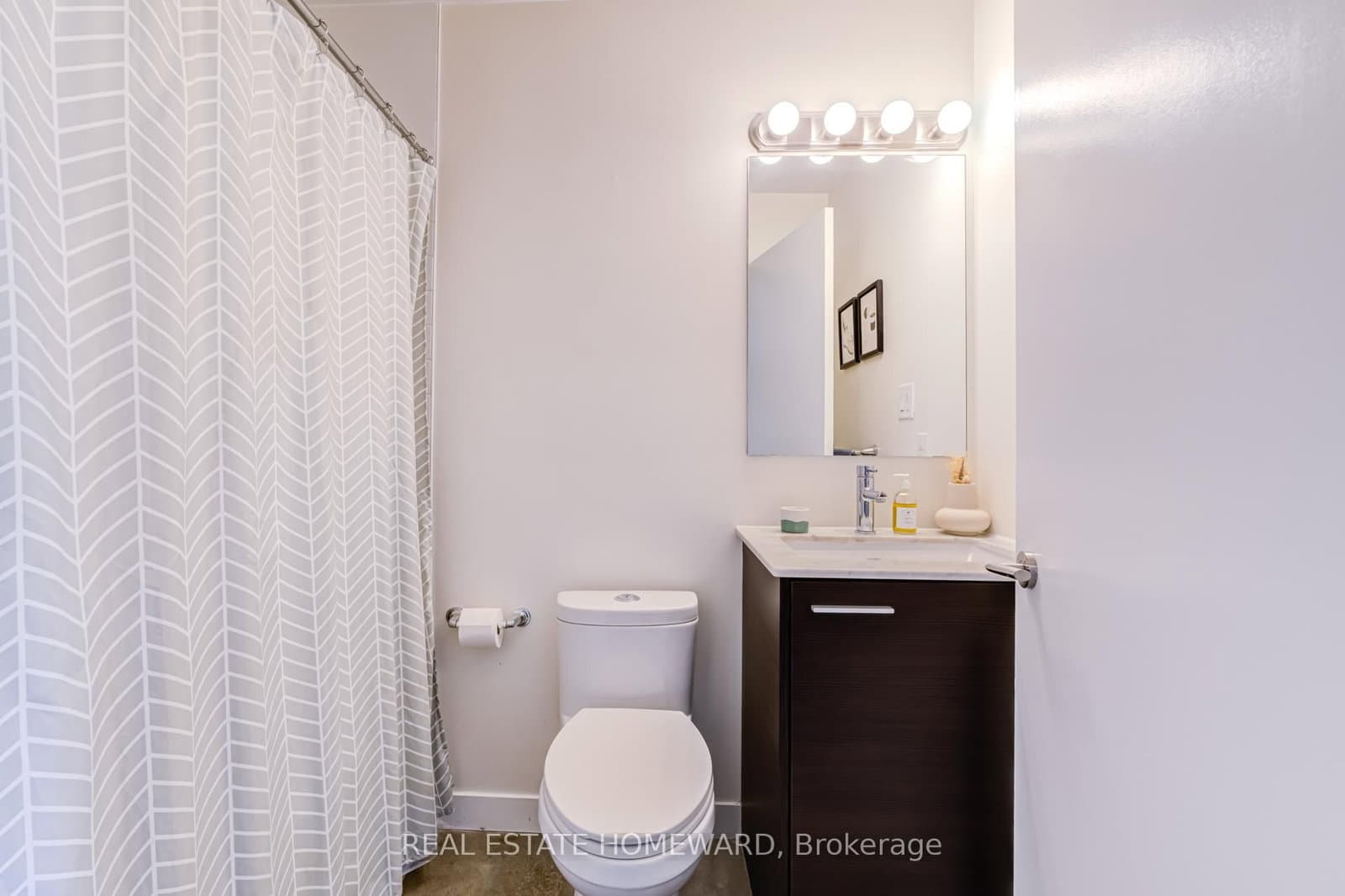 549 King Street E, Unit 310 thumbnail 15