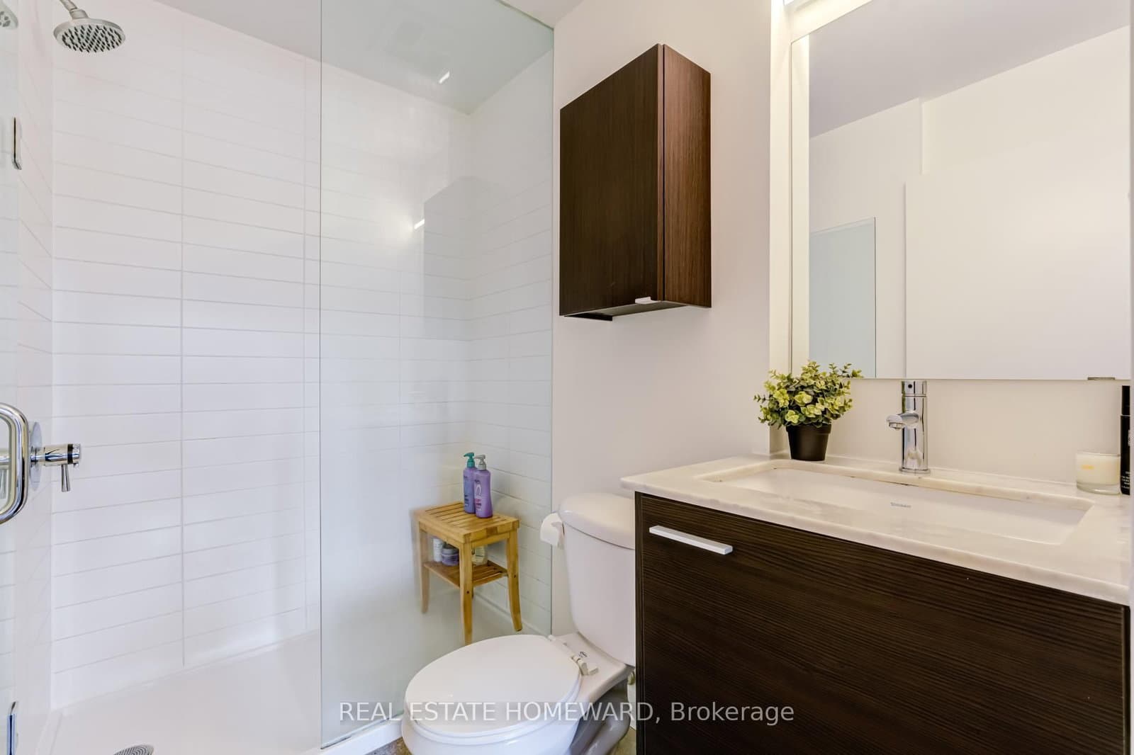 549 King Street E, Unit 310 thumbnail 16