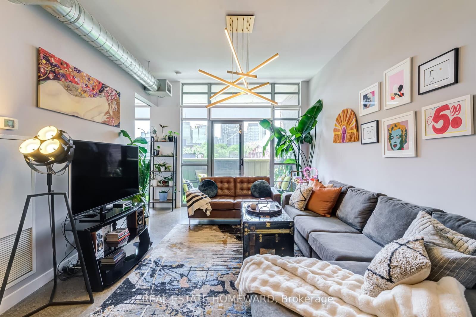 549 King Street E, Unit 310 thumbnail 2