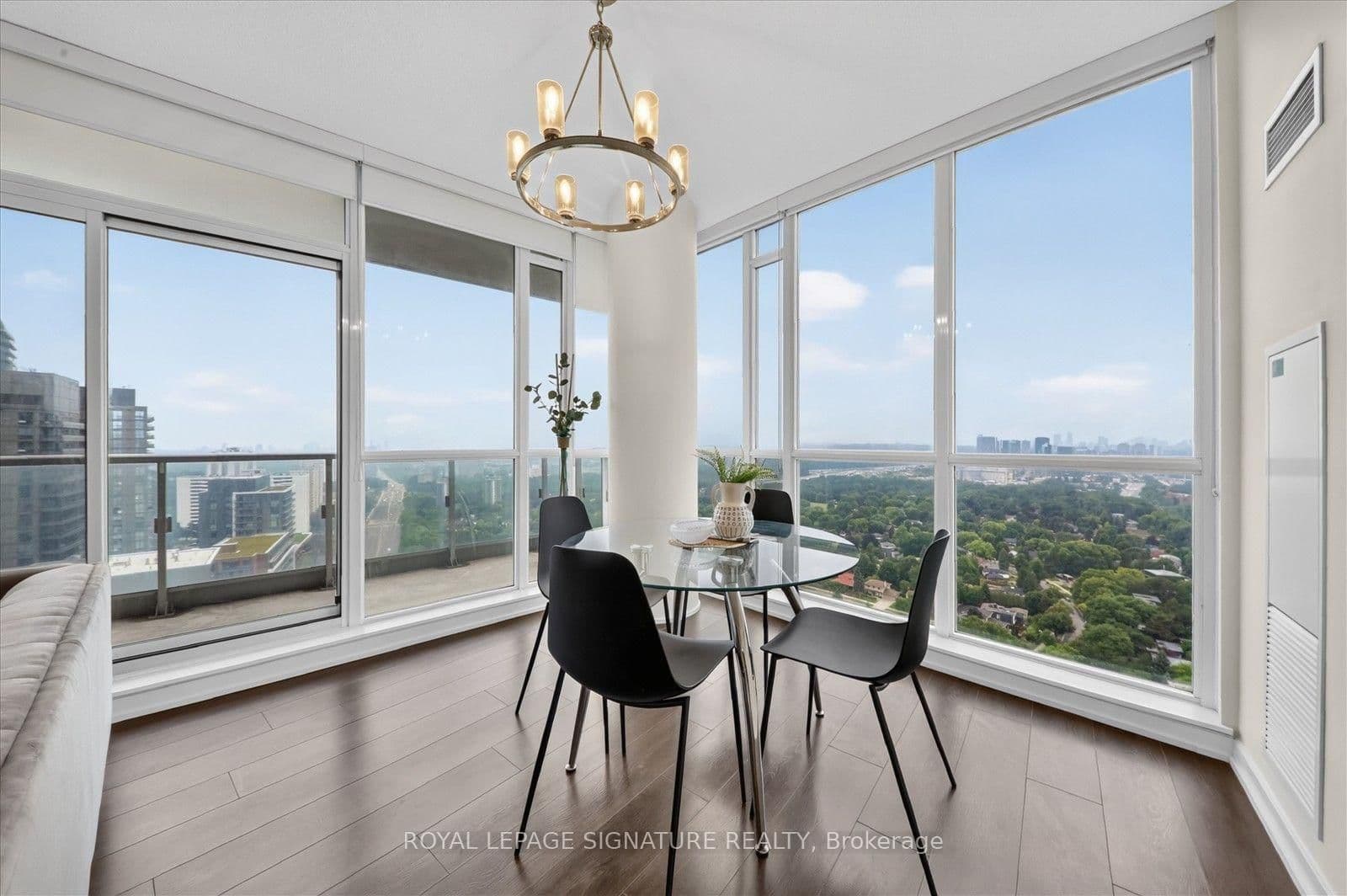 66 Forest Manor Road, Unit 2112 thumbnail 18