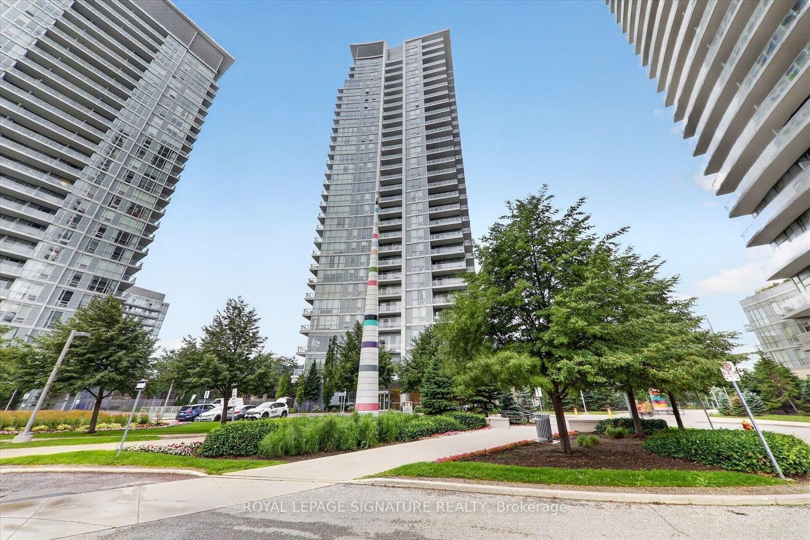 66 Forest Manor Road, Unit 2112 thumbnail 2