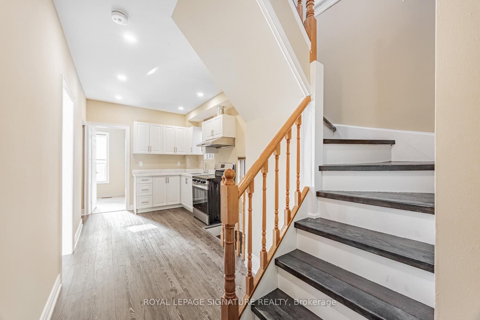 14 Howland Avenue, Unit 1 thumbnail 11