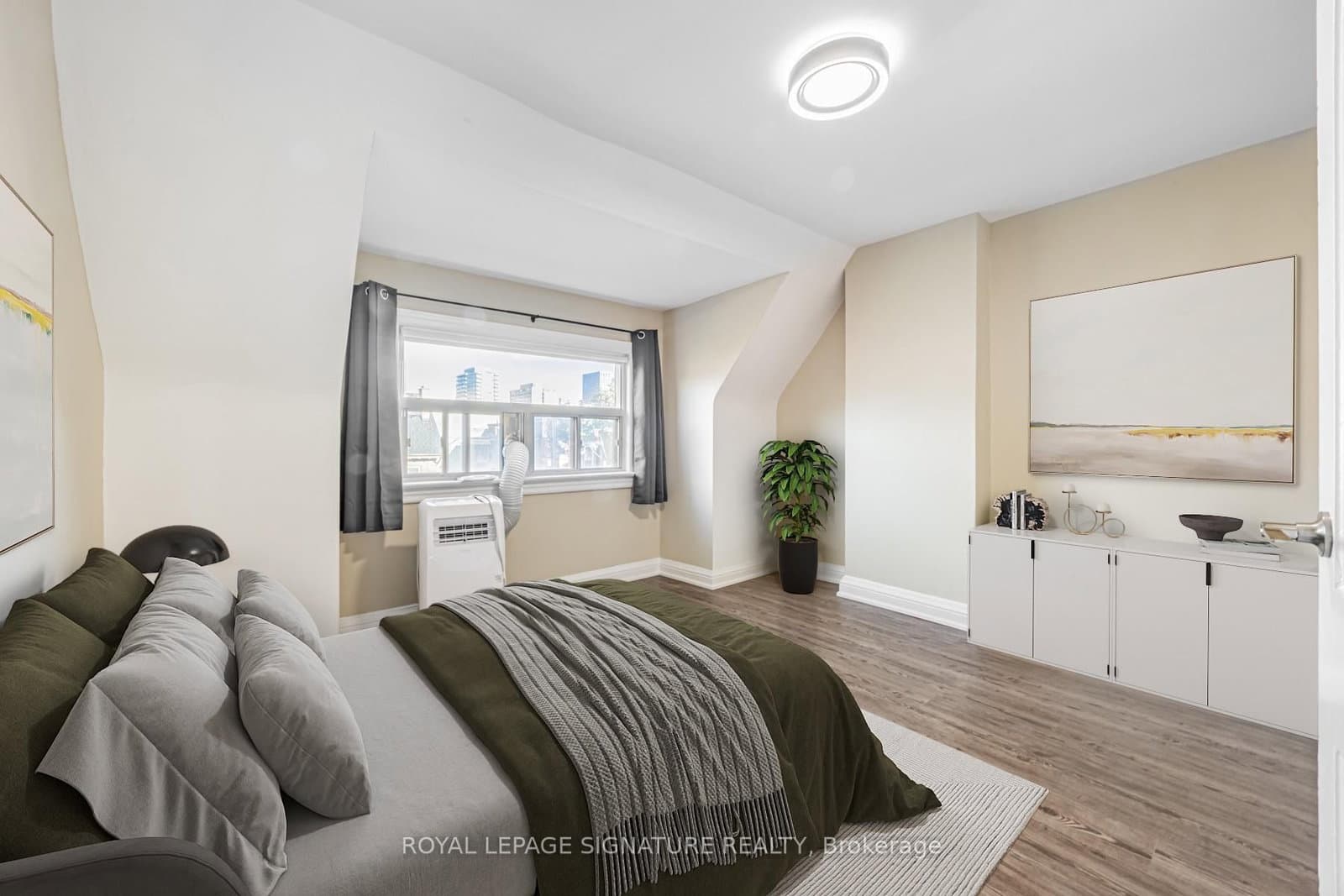 14 Howland Avenue, Unit 1 thumbnail 13