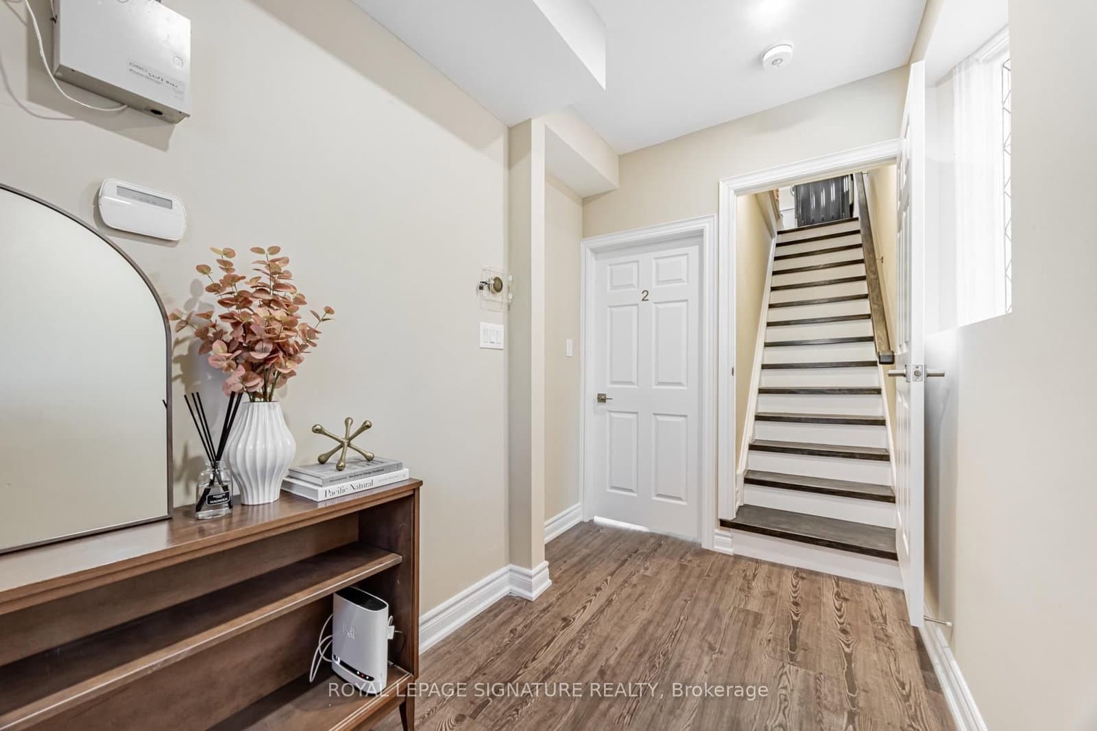 14 Howland Avenue, Unit 1 thumbnail 2