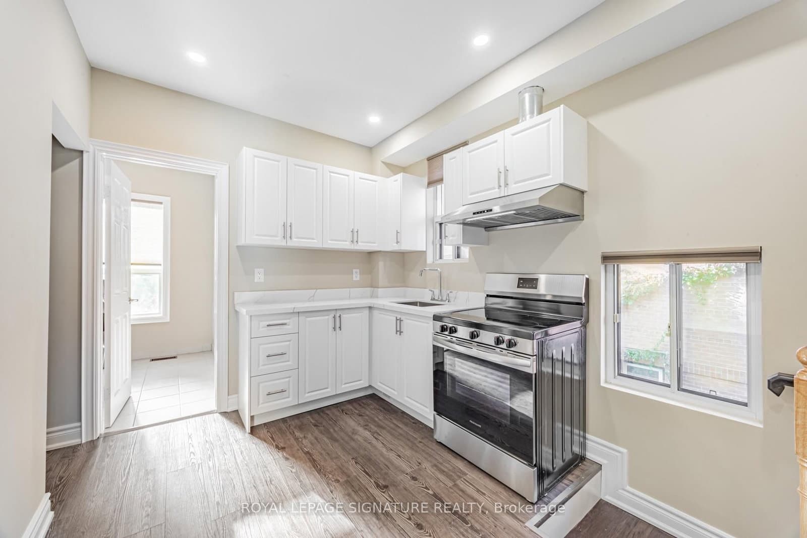 14 Howland Avenue, Unit 1 thumbnail 4