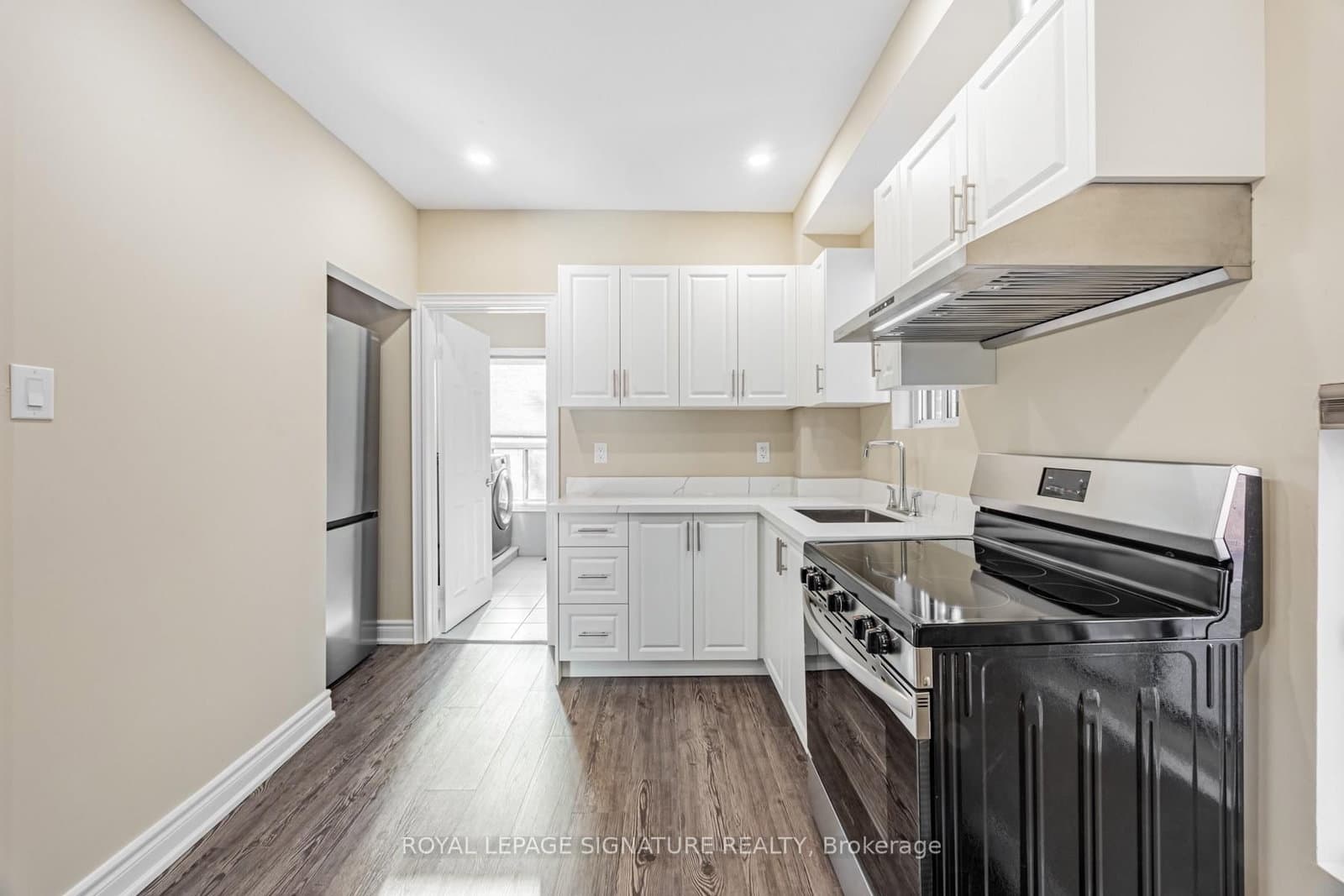 14 Howland Avenue, Unit 1 thumbnail 5