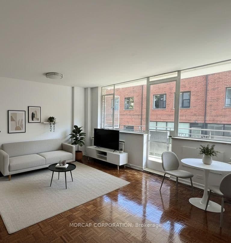 25 Bedford Road, Unit 205 thumbnail 5