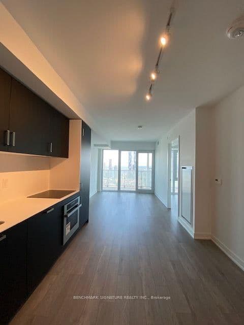 88 Queen Street E, Unit 3807 thumbnail 2