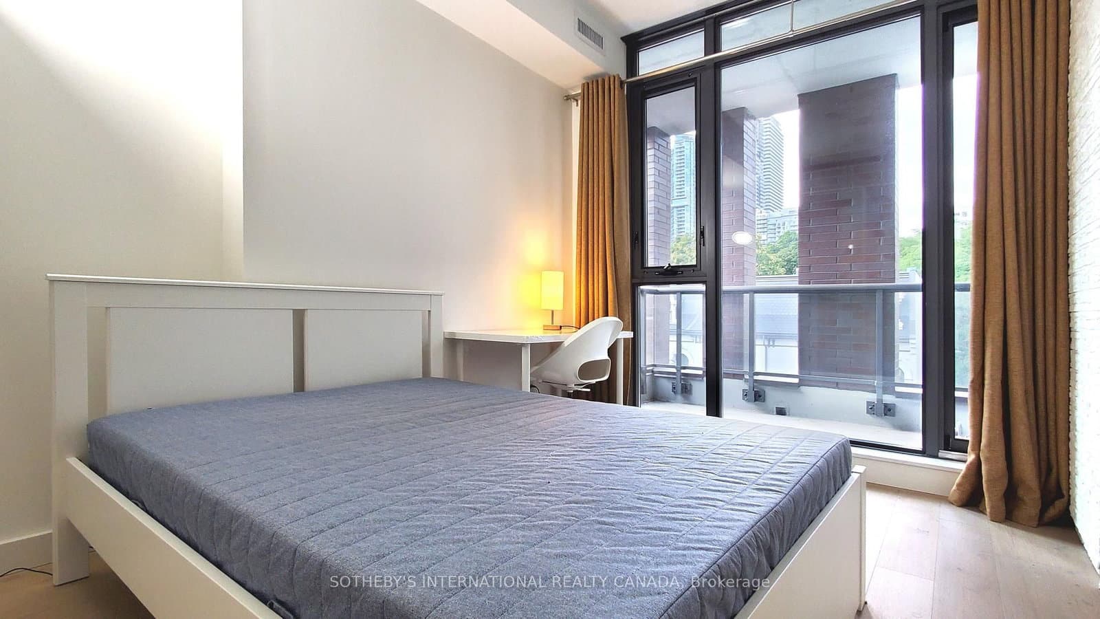 81 Wellesley Street E, Unit 305-Den thumbnail 10
