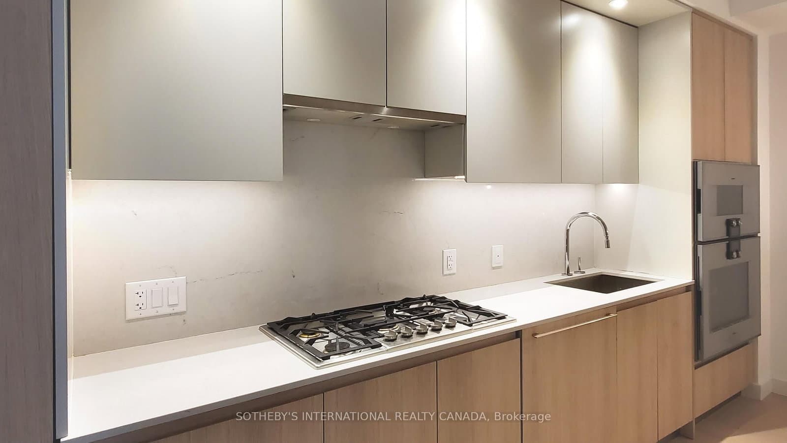 81 Wellesley Street E, Unit 305-Den thumbnail 15