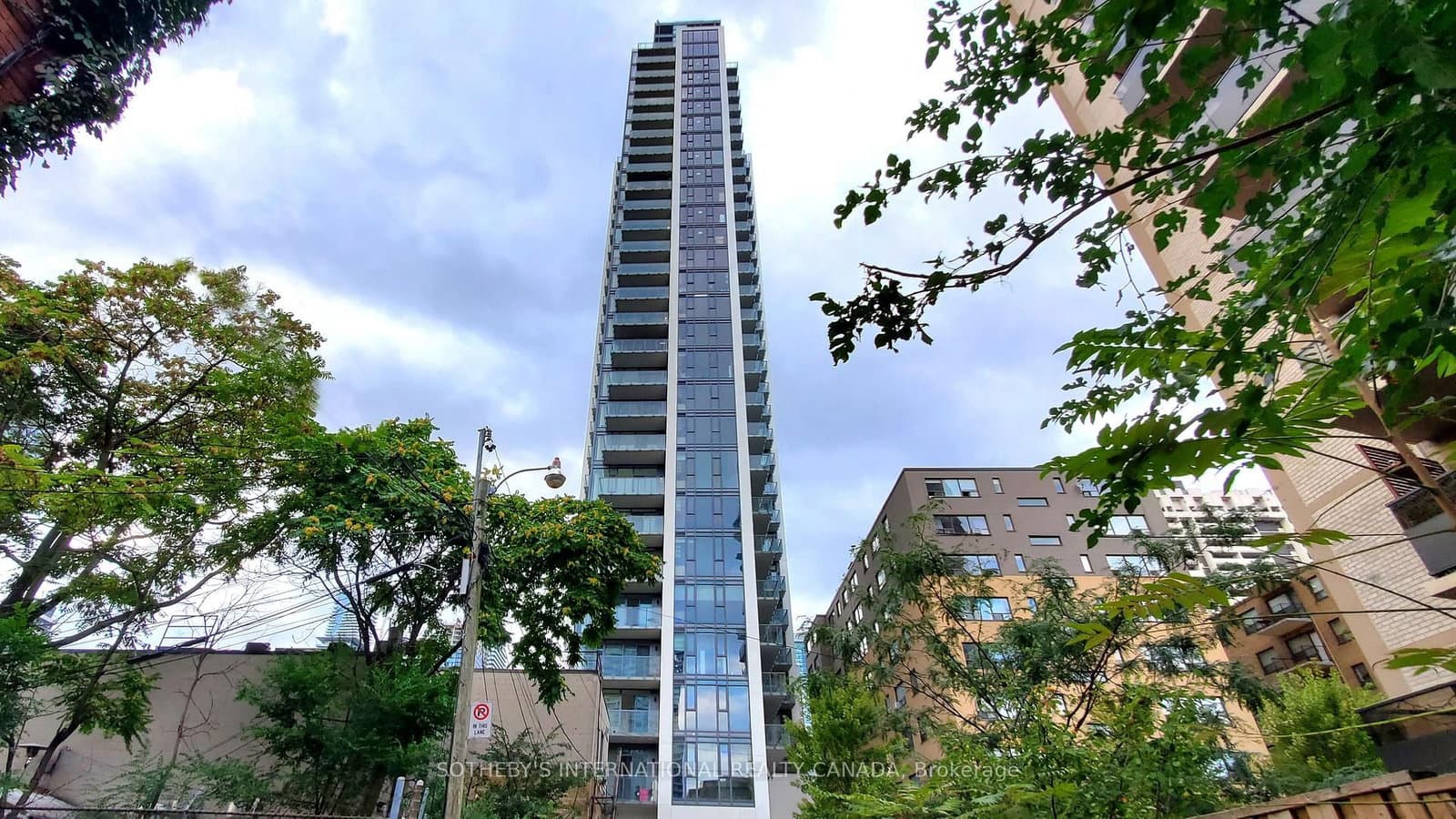 81 Wellesley Street E, Unit 305-Den thumbnail 2