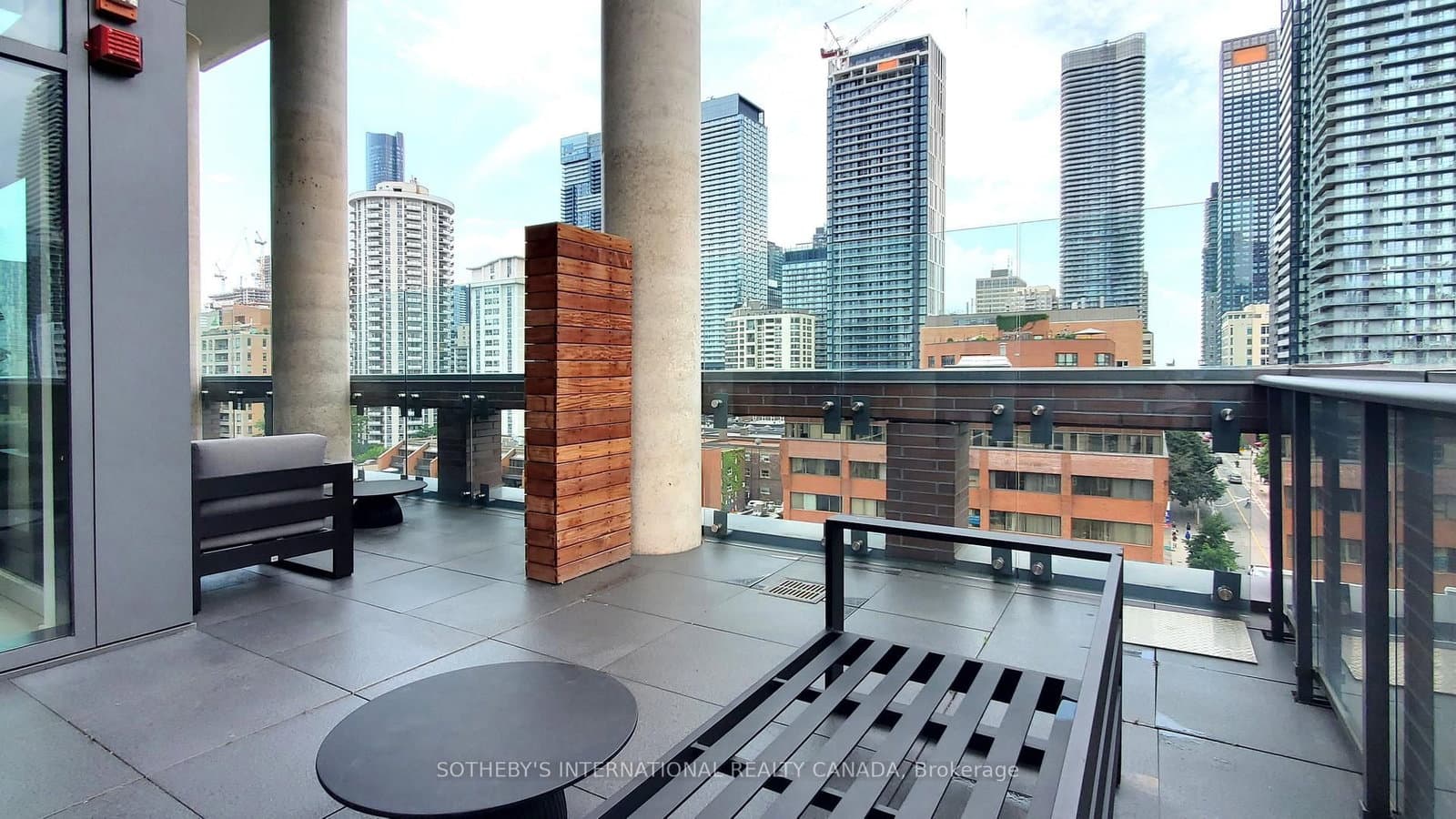81 Wellesley Street E, Unit 305-Den thumbnail 6