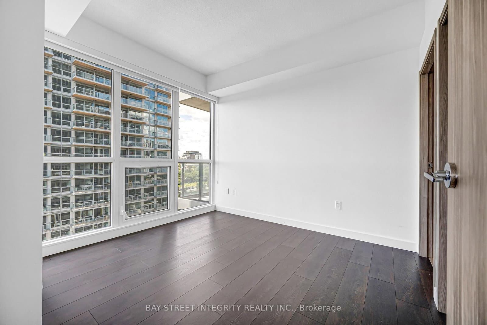 85 McMahon Drive, Unit 1206 thumbnail 13