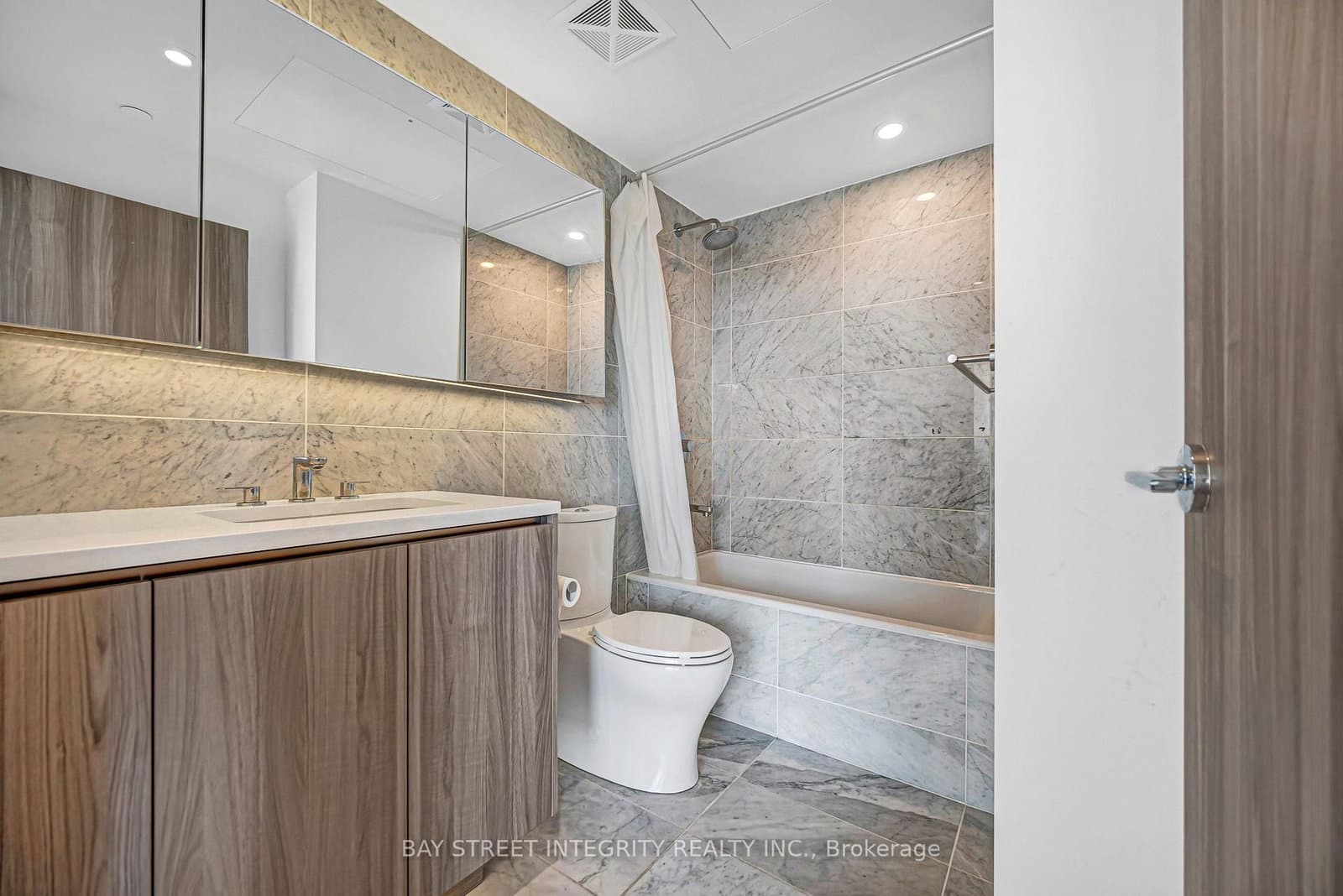 85 McMahon Drive, Unit 1206 thumbnail 15