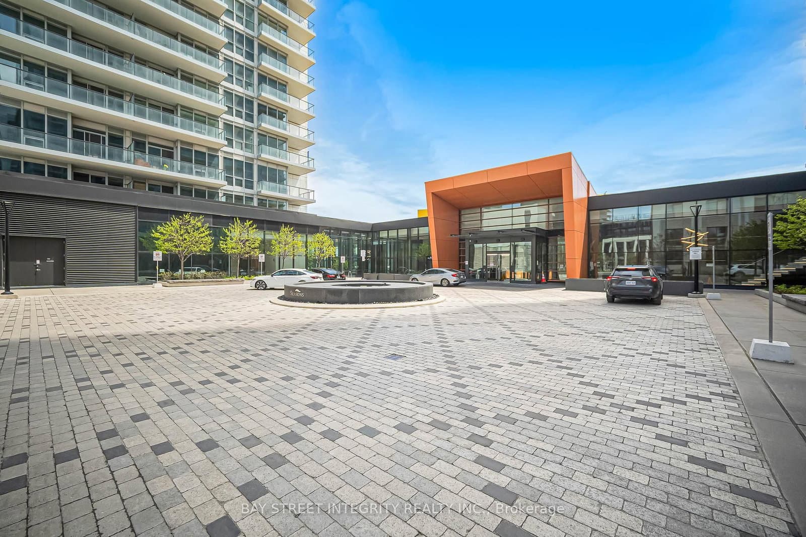 85 McMahon Drive, Unit 1206 thumbnail 3