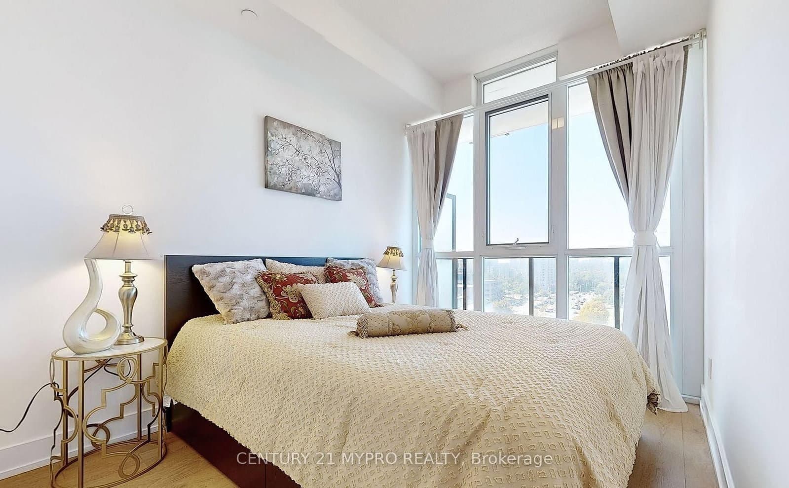 128 Fairview Mall Drive, Unit 904 thumbnail 13