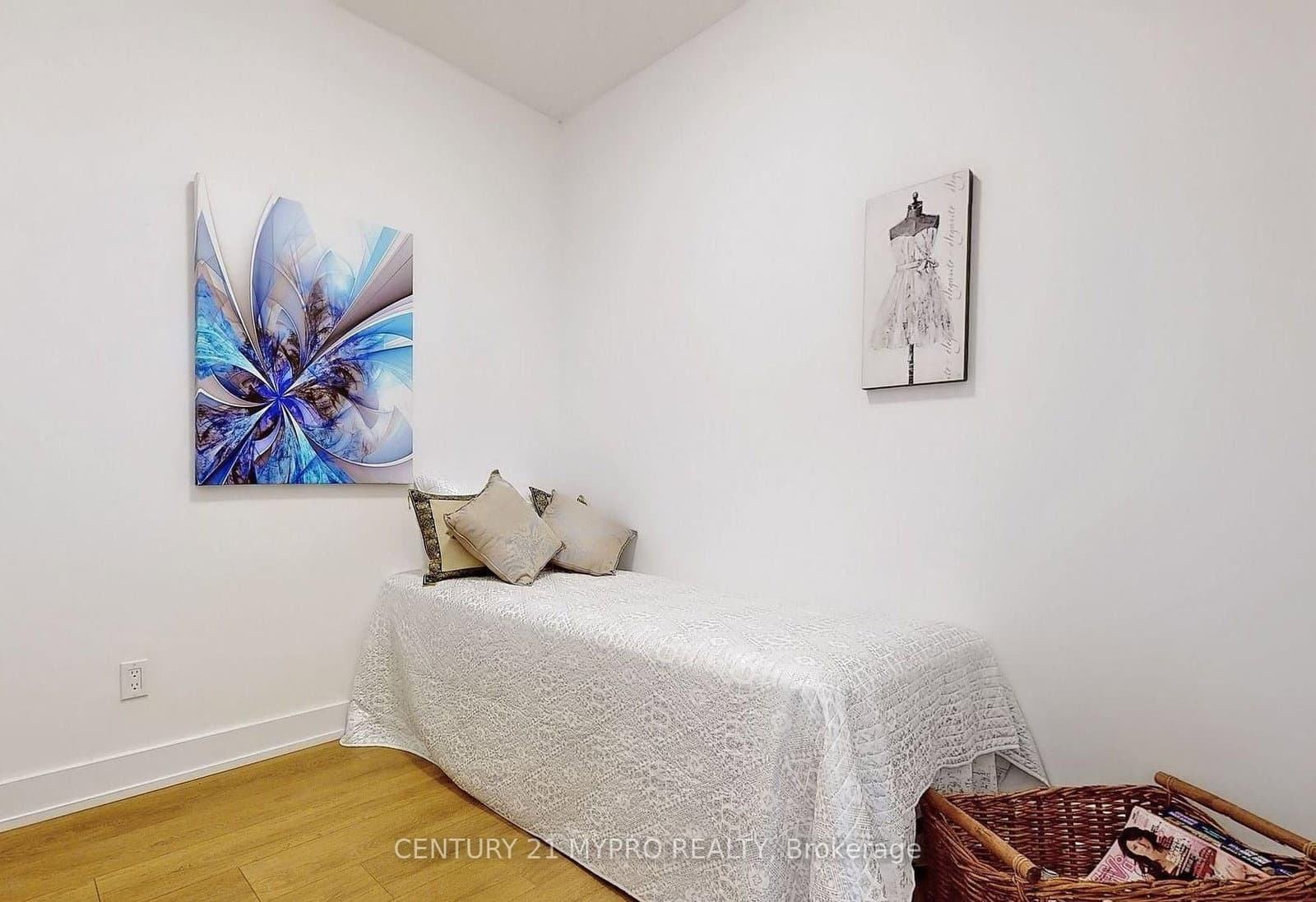 128 Fairview Mall Drive, Unit 904 thumbnail 14