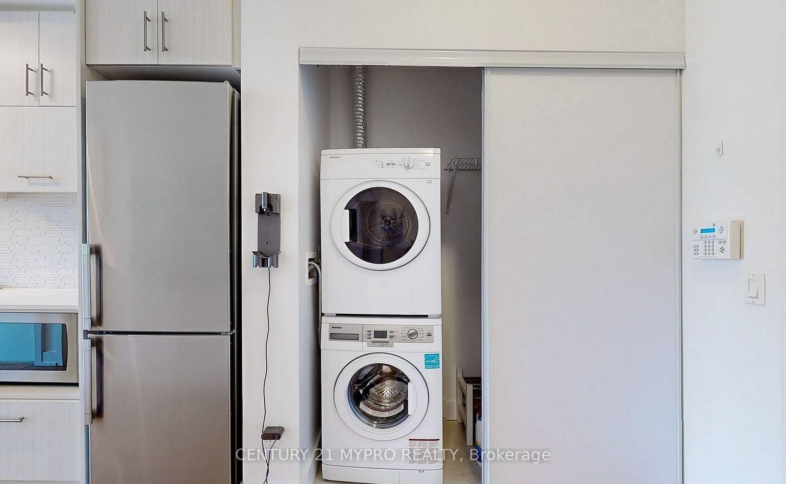 128 Fairview Mall Drive, Unit 904 thumbnail 17
