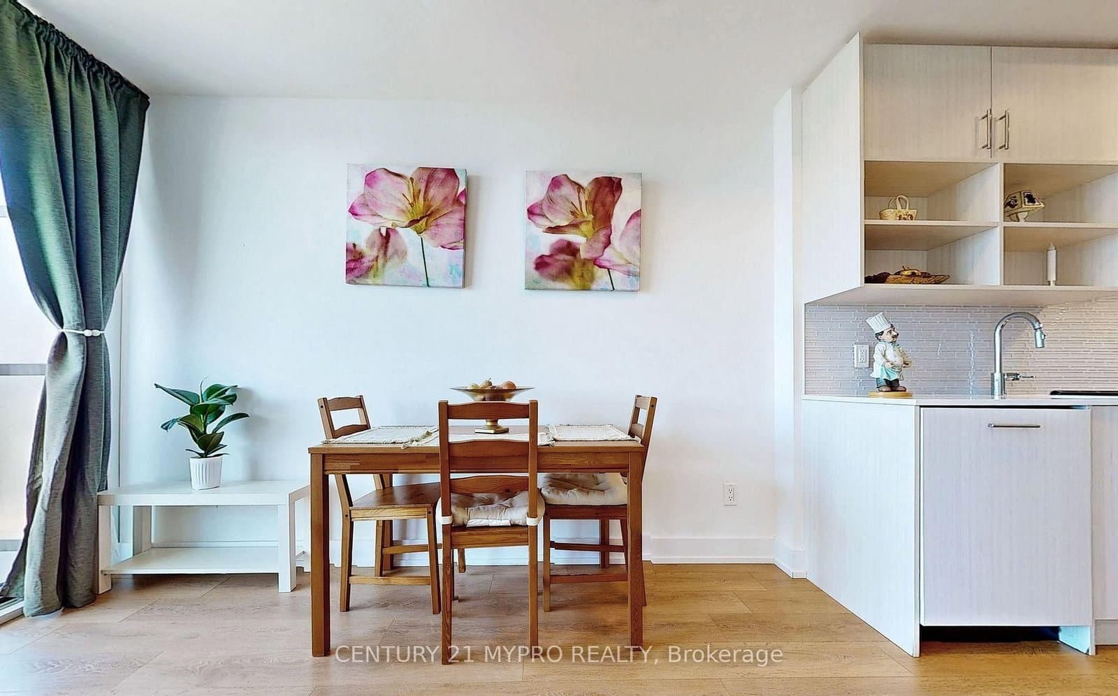 128 Fairview Mall Drive, Unit 904 thumbnail 8