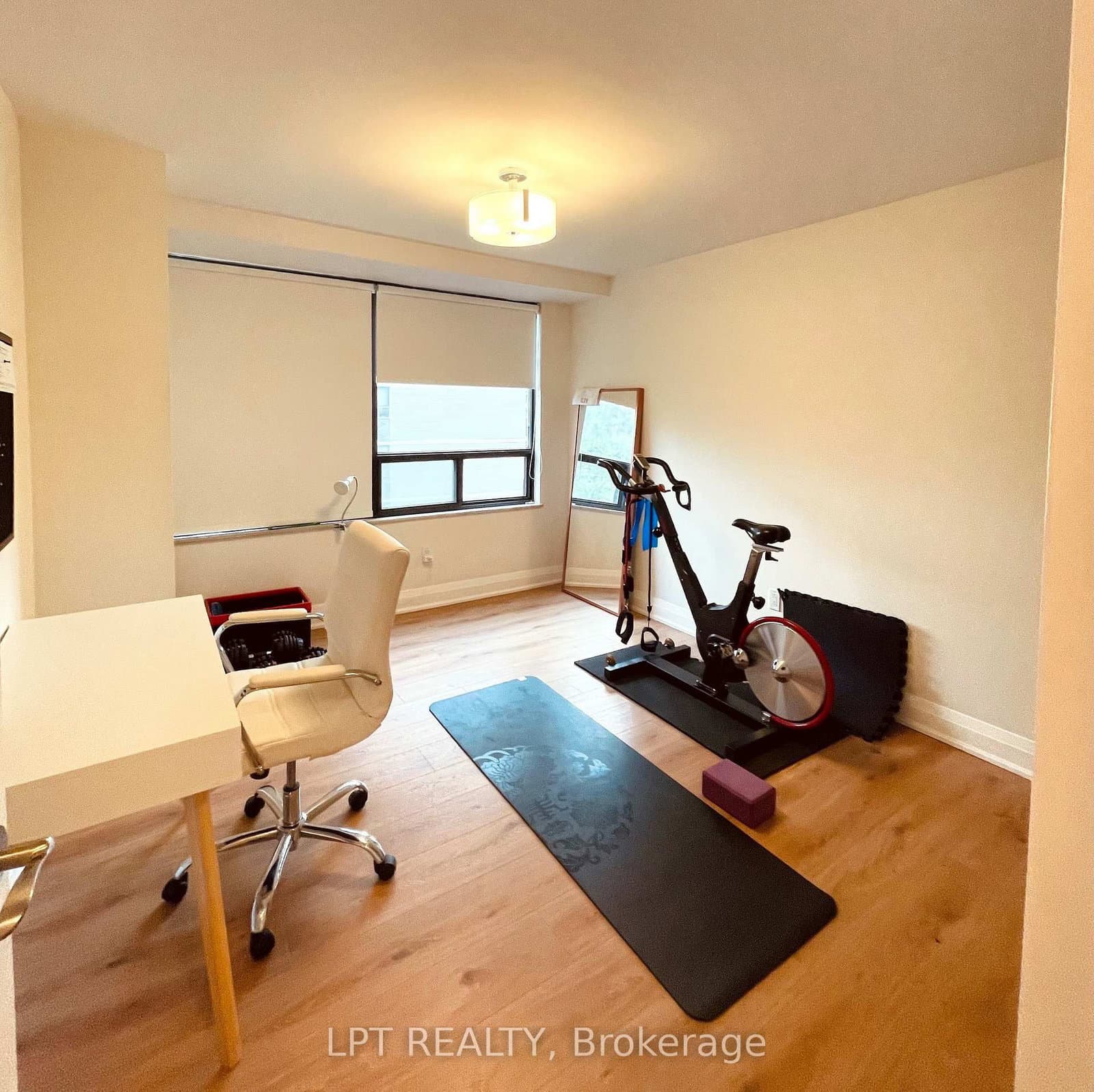 22 Shallmar Boulevard, Unit 402 thumbnail 15